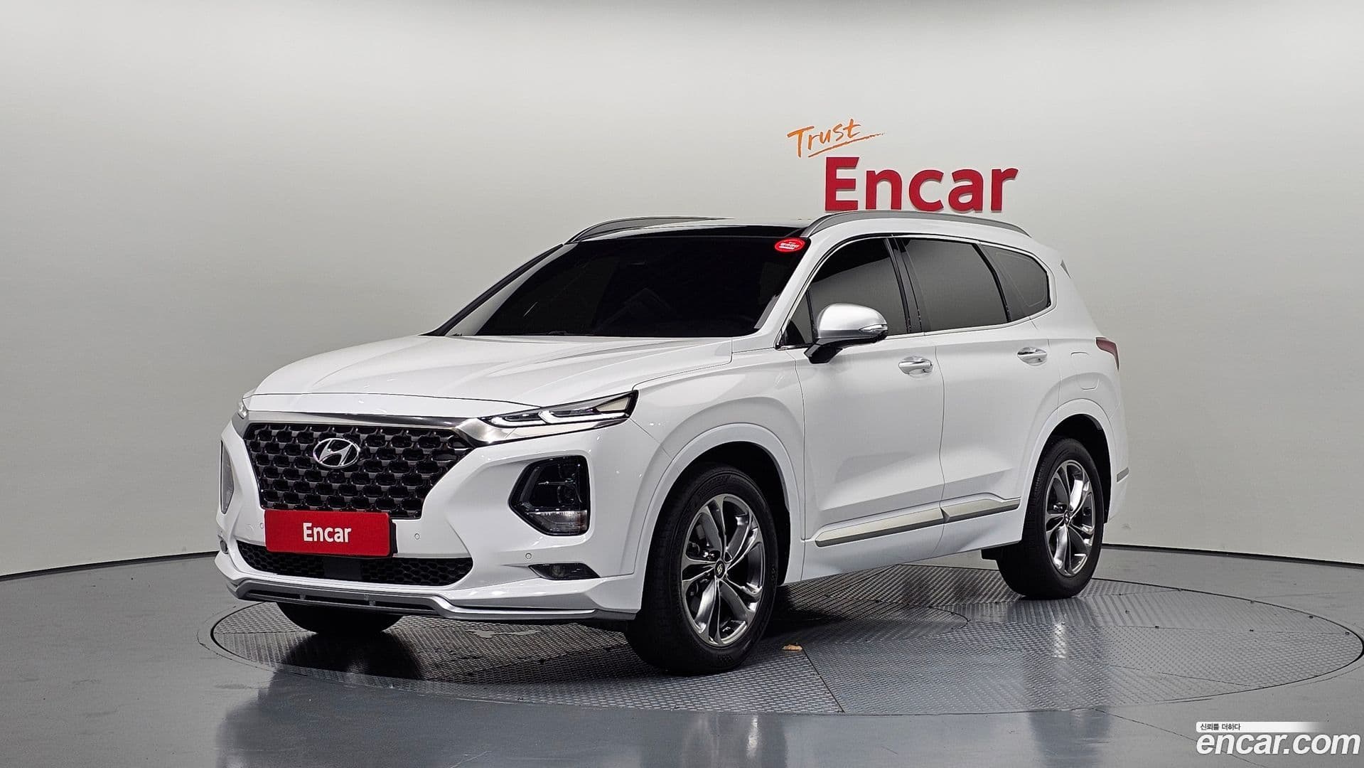 Main__Slider__Photo:Santafe Hyundai 2019.3-0