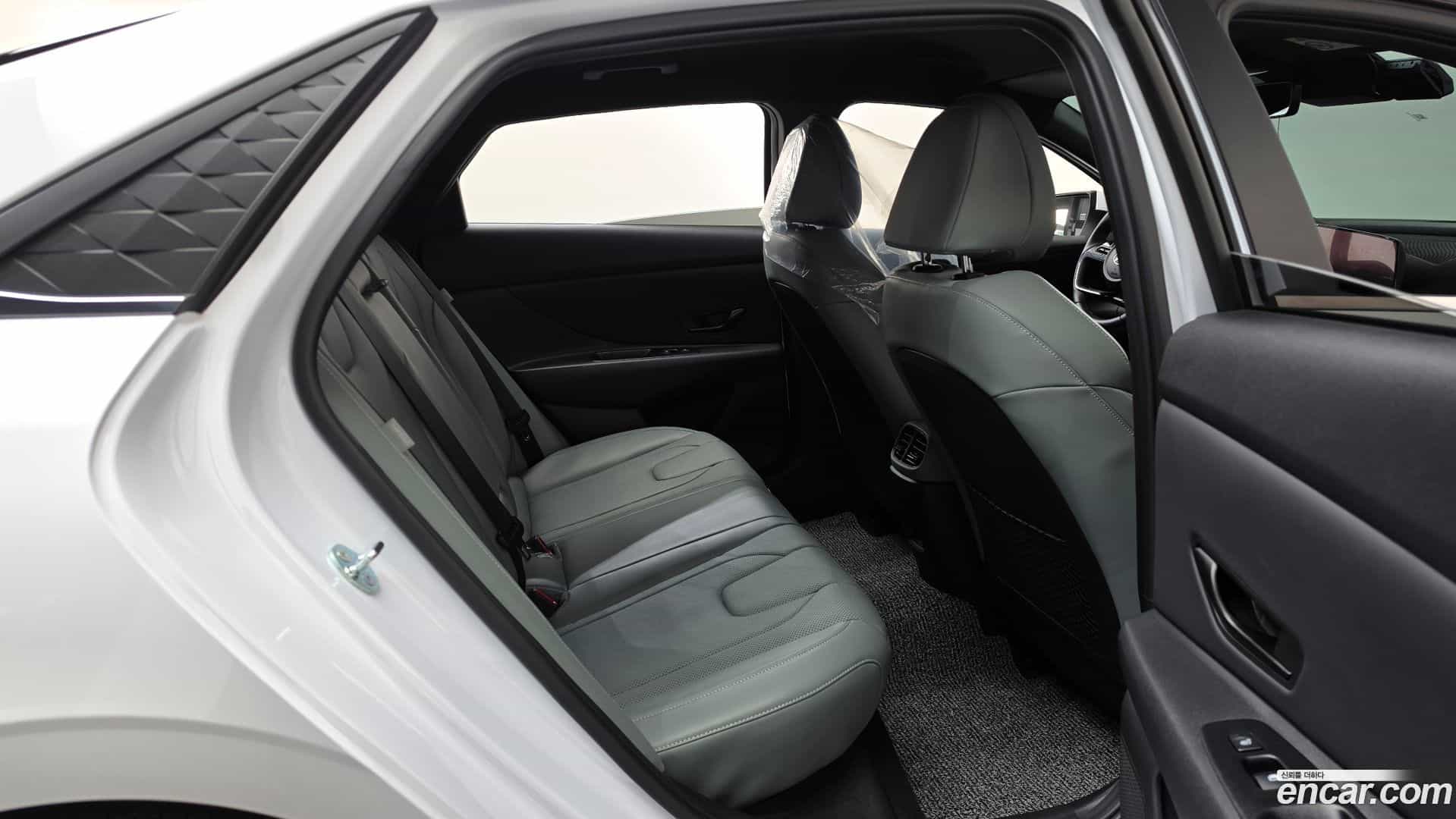 AVANTE Hyundai 2024.10-OPTION-015