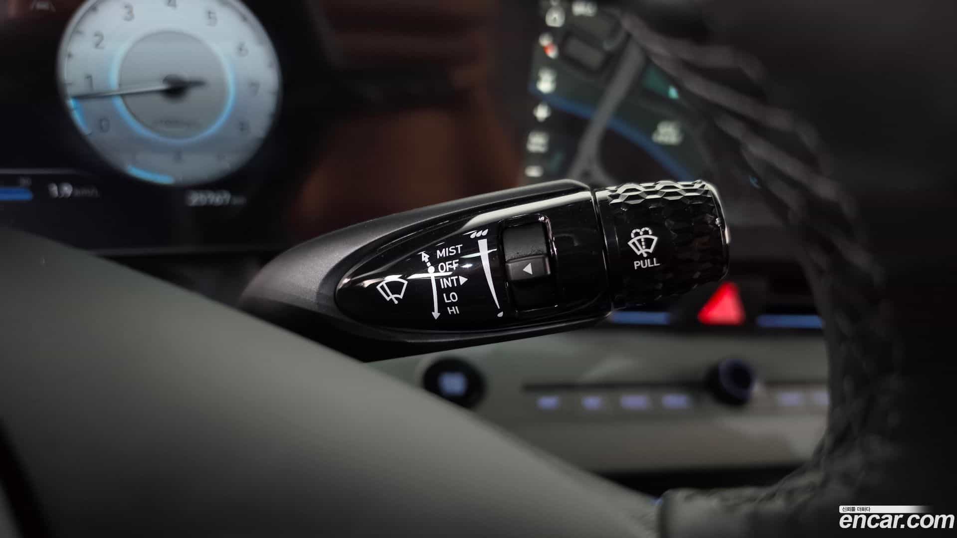 AVANTE Hyundai 2024.10-OPTION-023