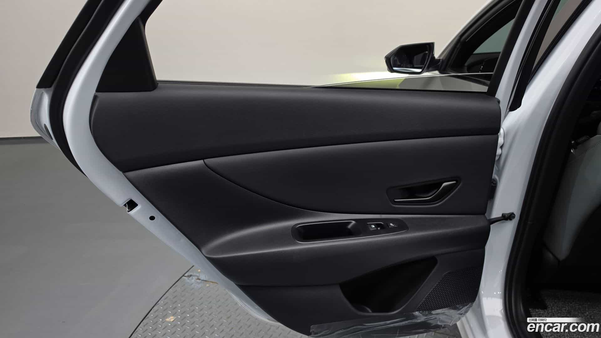 AVANTE Hyundai 2024.10-INNER-035