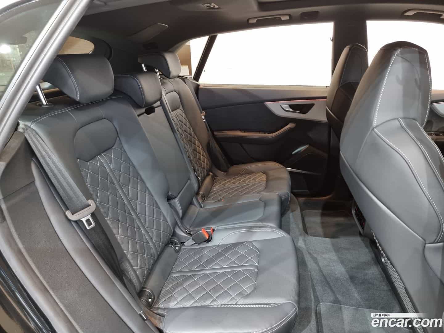 Q8 Audi 2024.11-OPTION-016