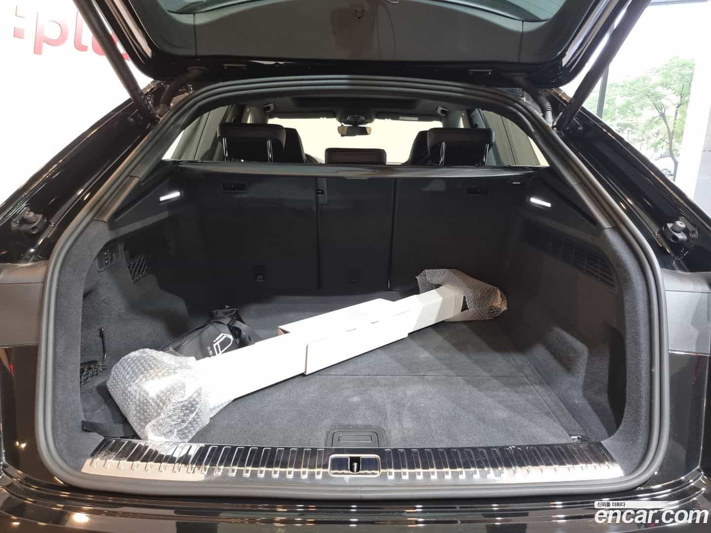 Q8 Audi 2024.11-OPTION-024