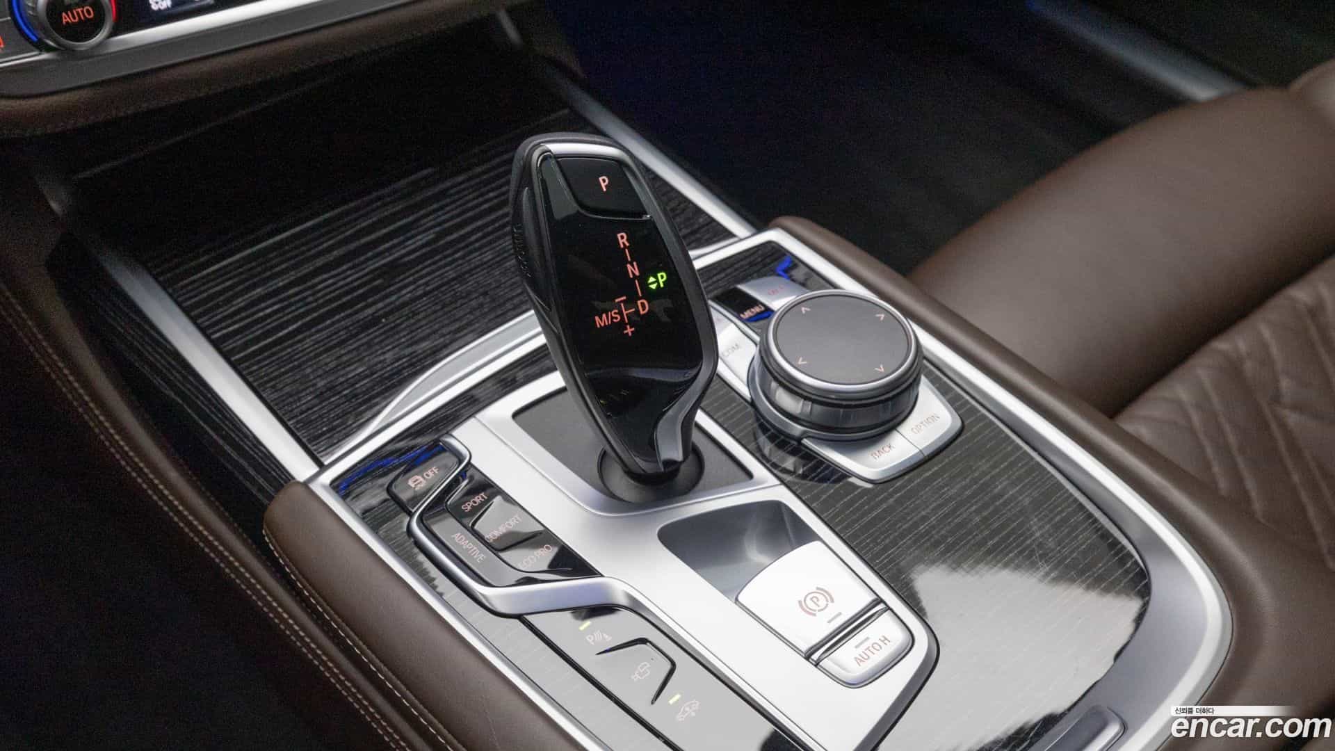 7-Series BMW 2021.9-INNER-009