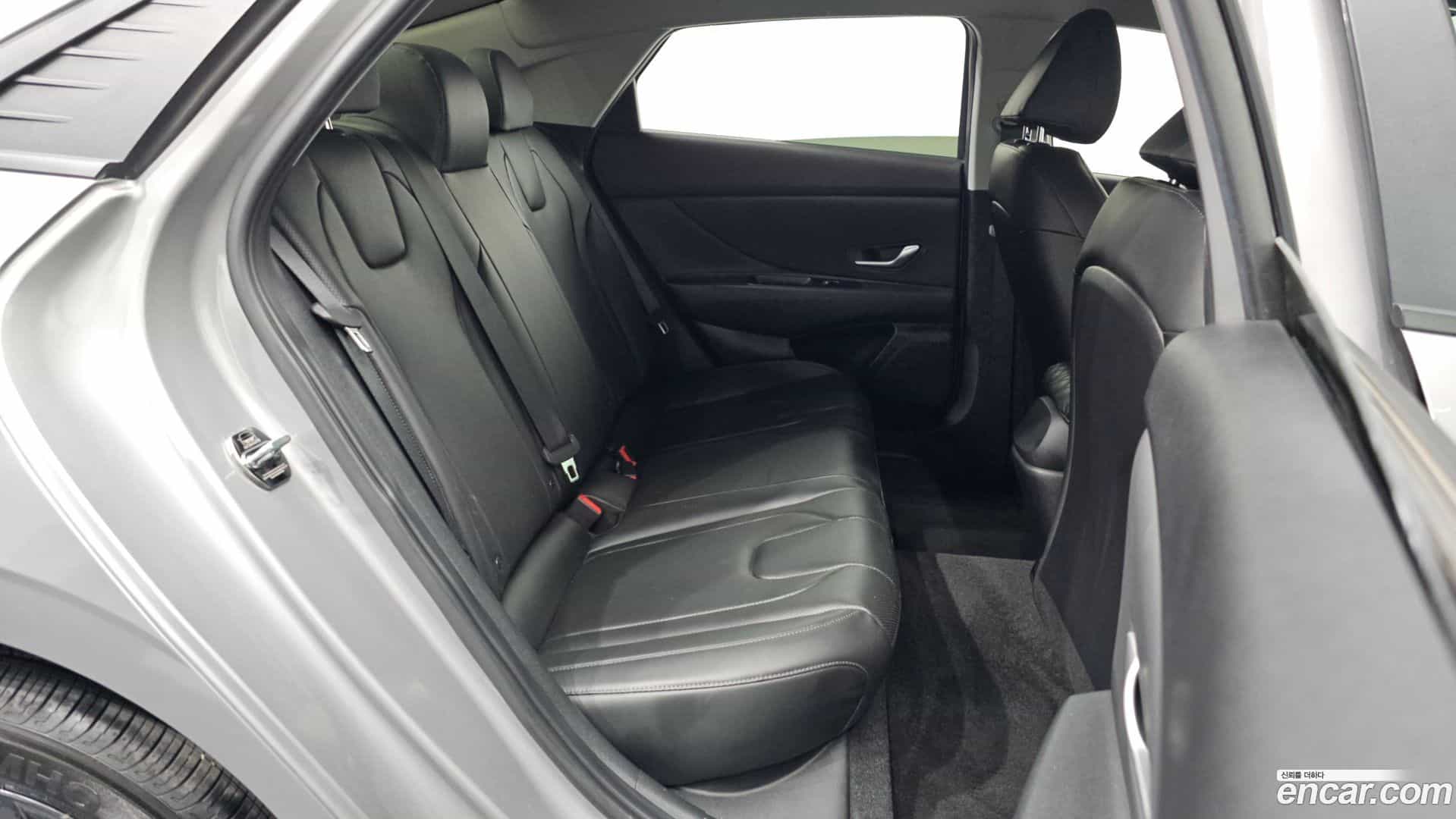 AVANTE Hyundai 2022.8-OPTION-015