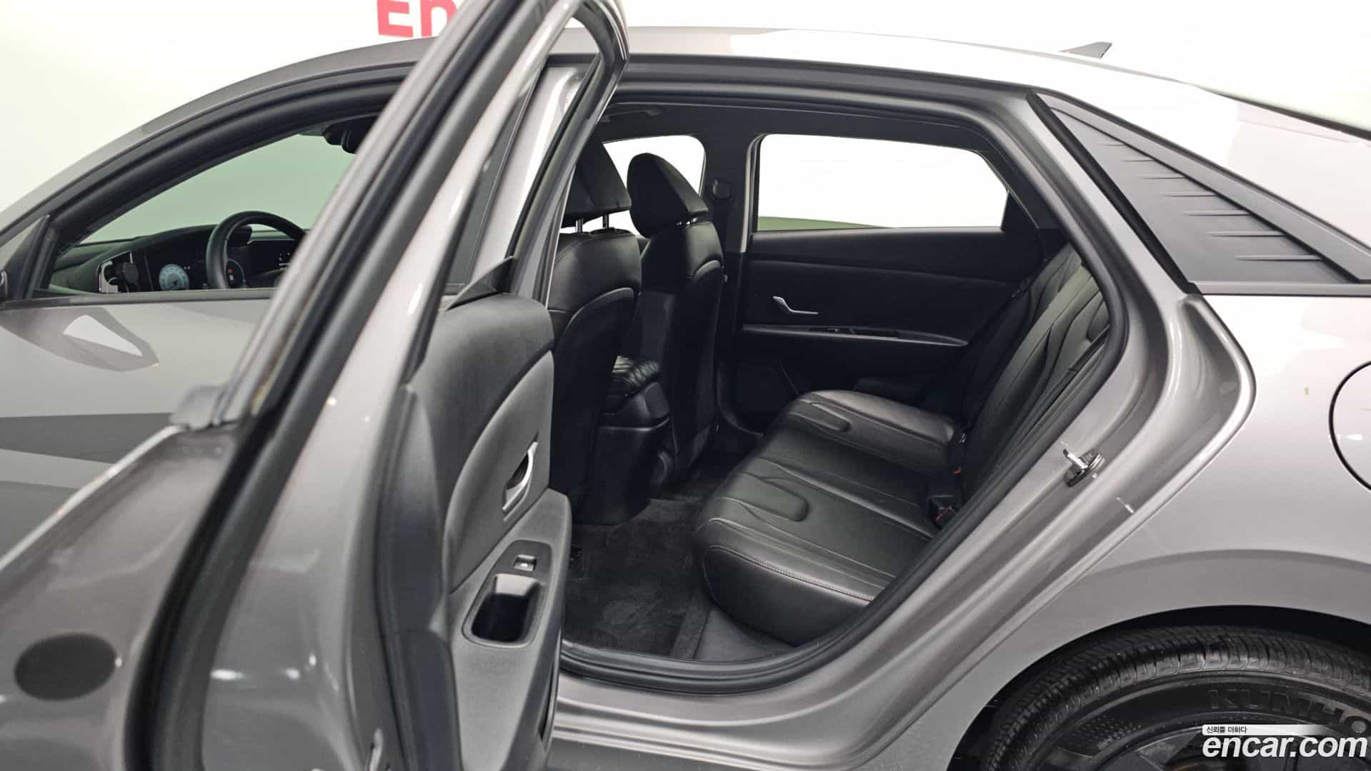 AVANTE Hyundai 2022.8-OPTION-016