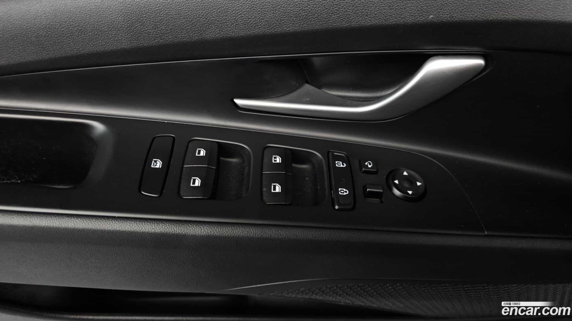 AVANTE Hyundai 2022.8-OPTION-041