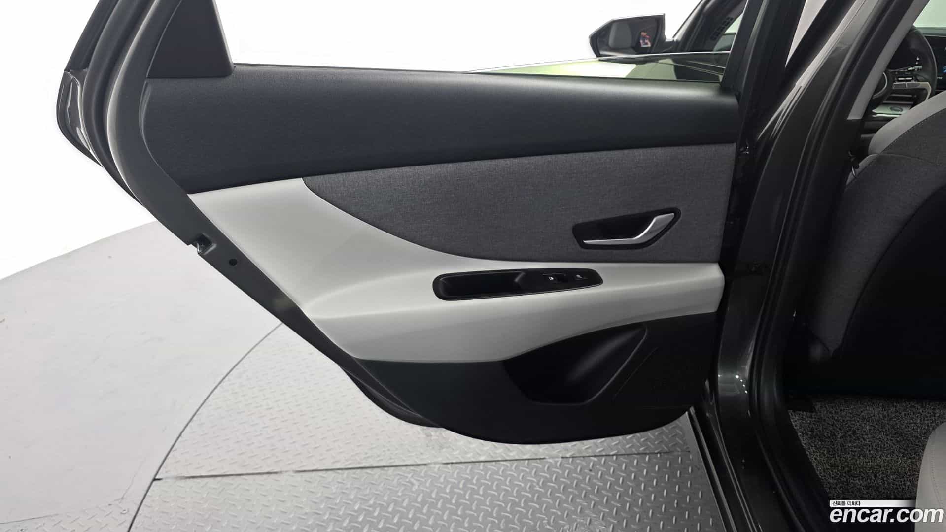 AVANTE Hyundai 2023.2-INNER-035