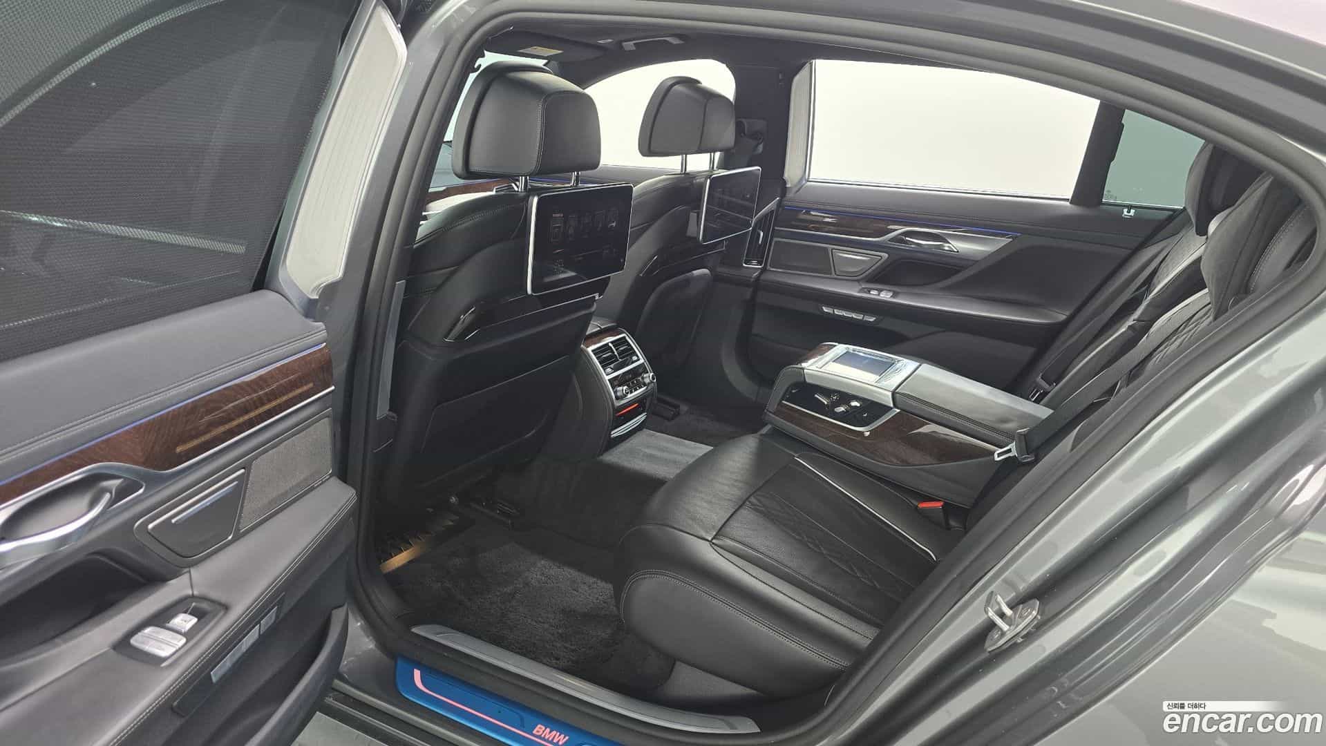 7-Series BMW 2016.7-OPTION-016