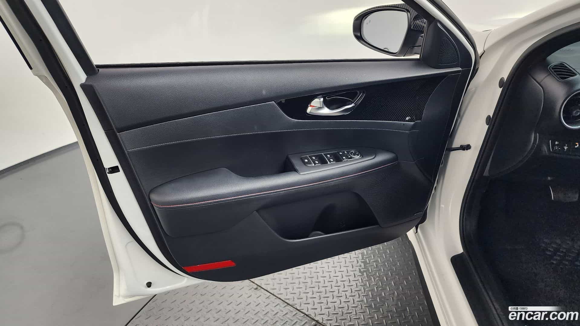 K3 Kia 2024.0-INNER-034