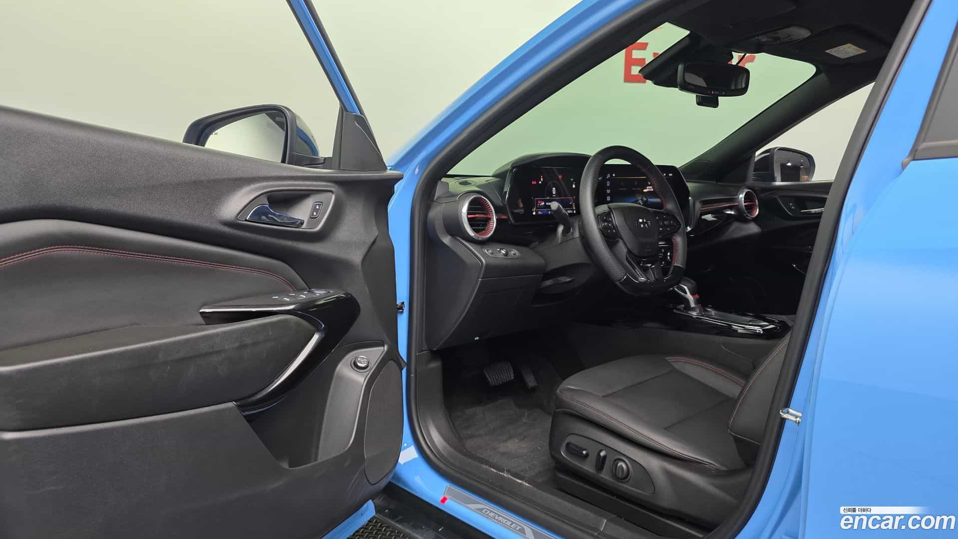 Trax Chevrolet 2023.4-INNER-036