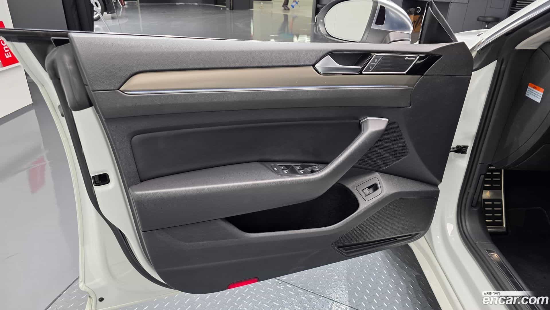 Arteon Volkswagen 2019.4-INNER-034