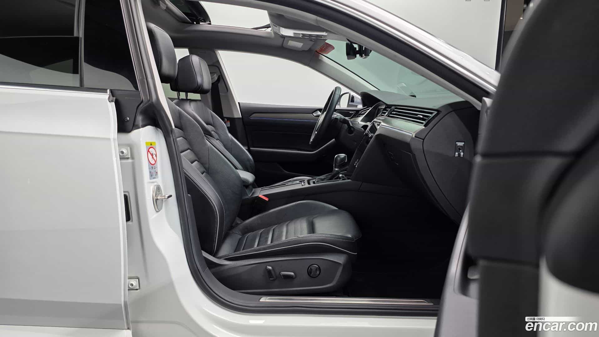 Arteon Volkswagen 2019.4-INNER-036