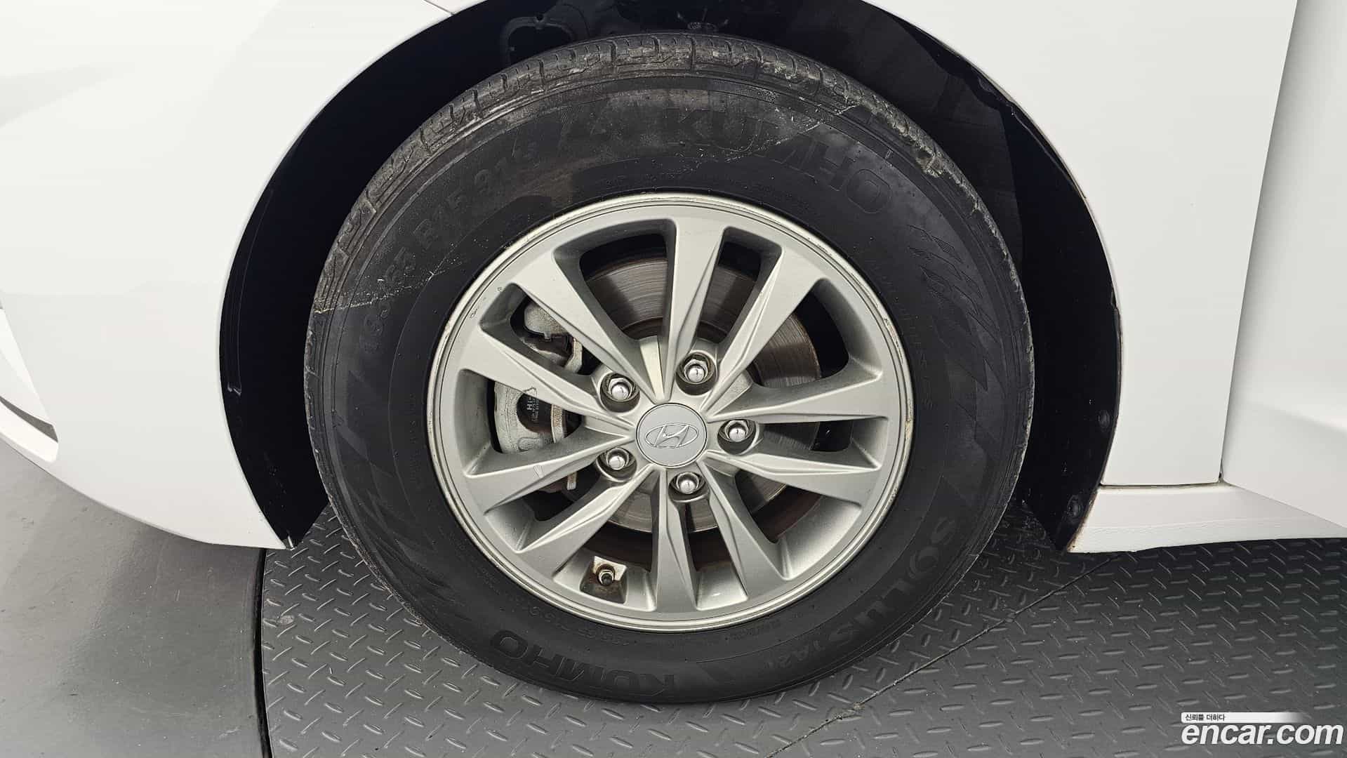 AVANTE Hyundai 2019.10-OUTER-005