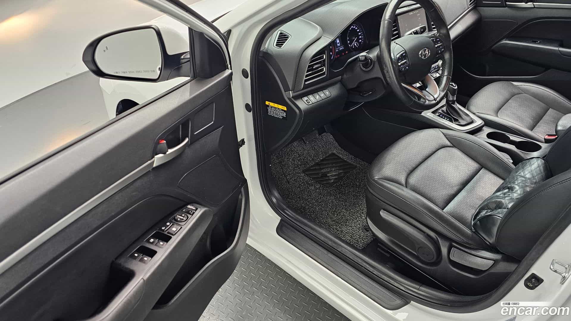 AVANTE Hyundai 2019.10-INNER-010
