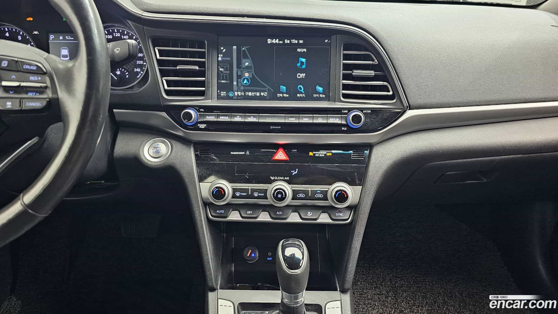 AVANTE Hyundai 2019.10-OPTION-021
