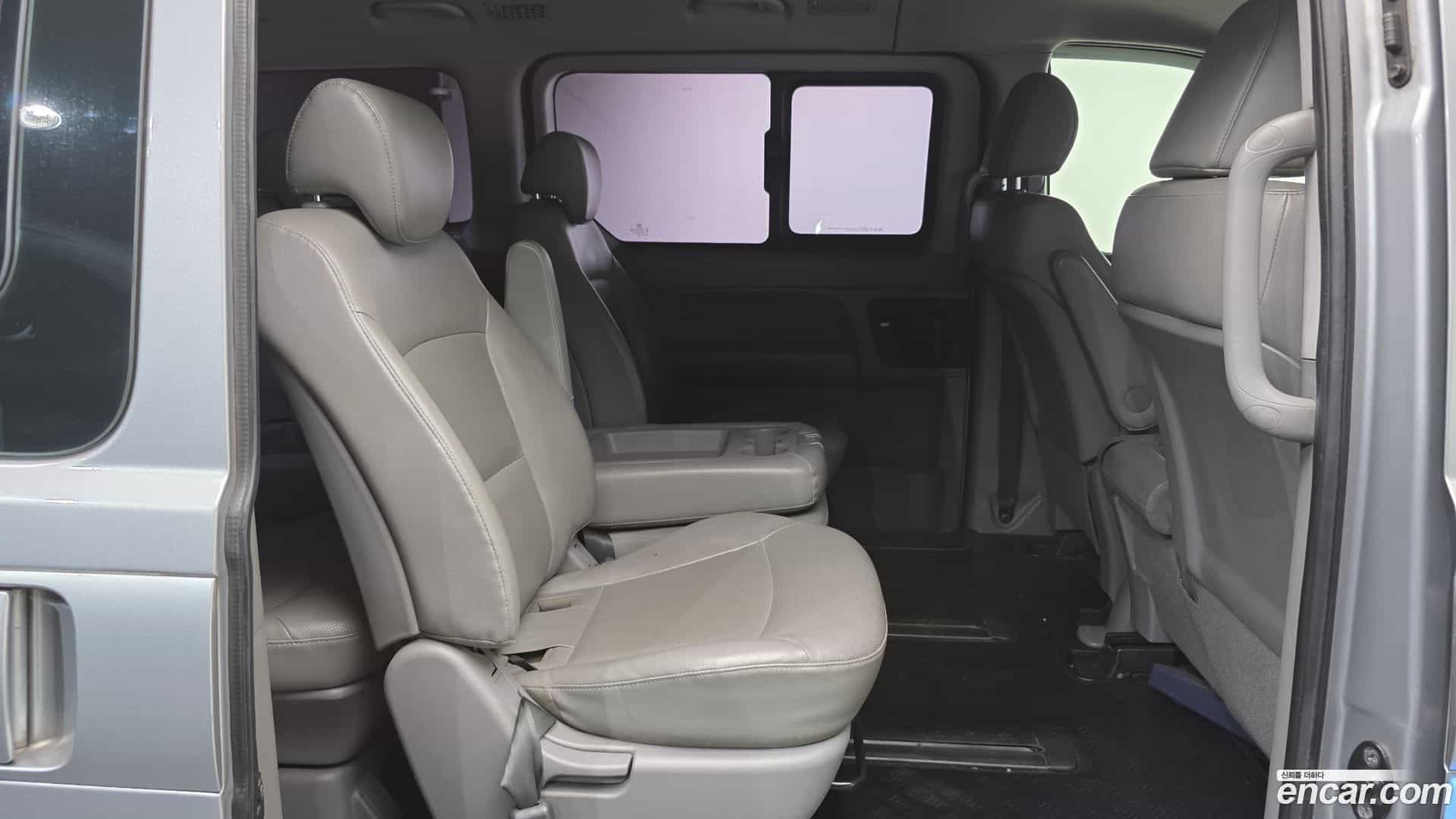 Starex Hyundai 2018.7-OPTION-015