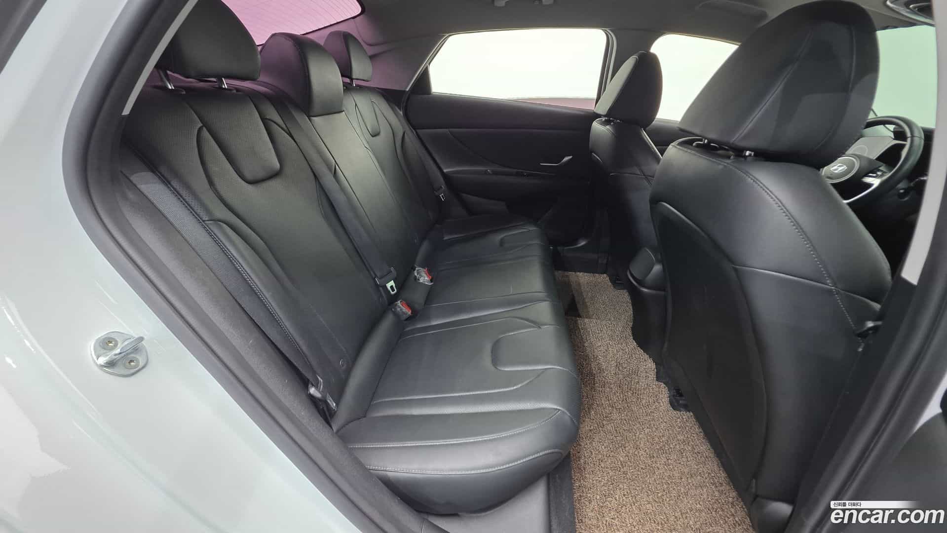 AVANTE Hyundai 2021.3-OPTION-024