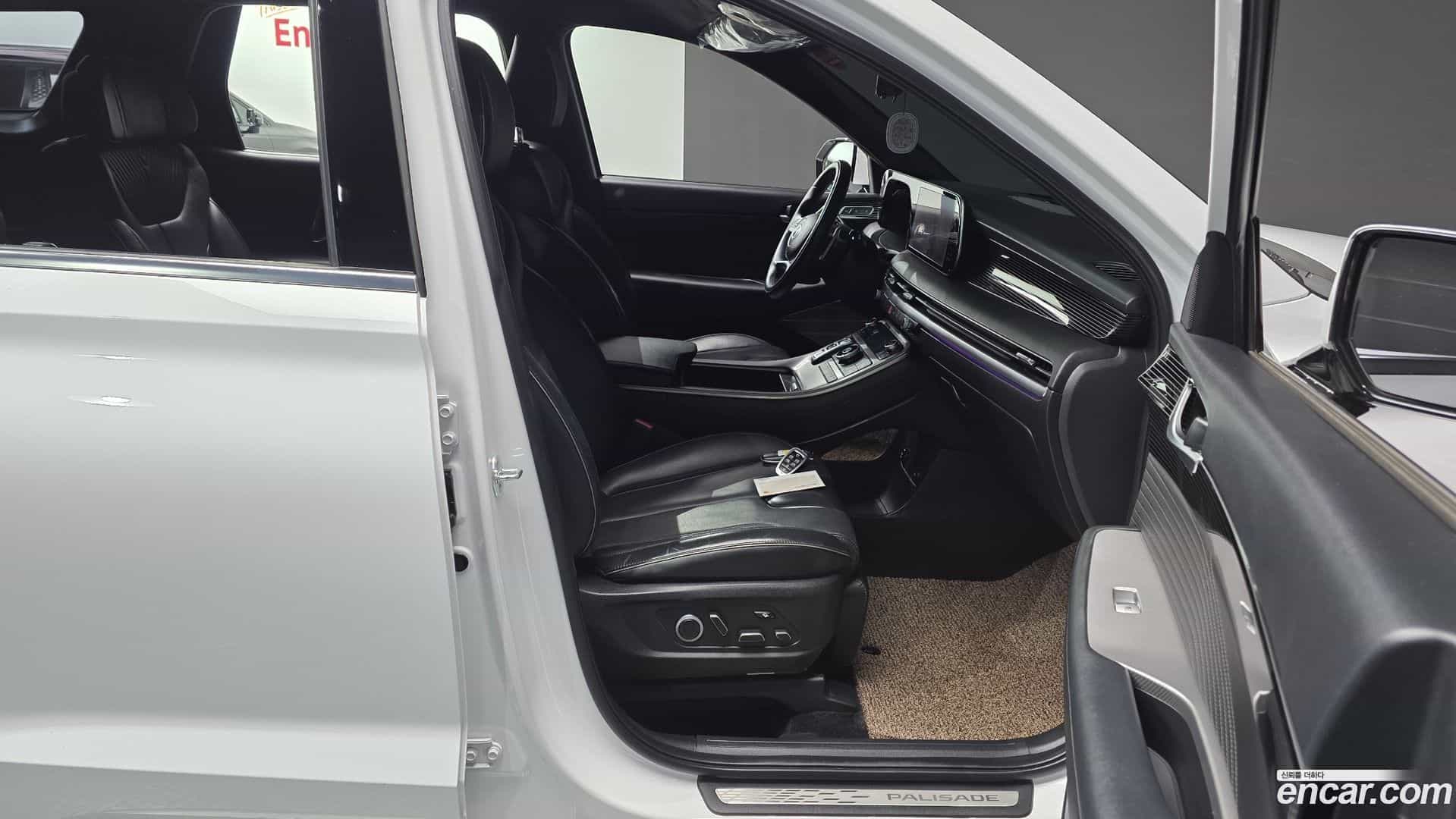Palisade Hyundai 2023.1-INNER-036