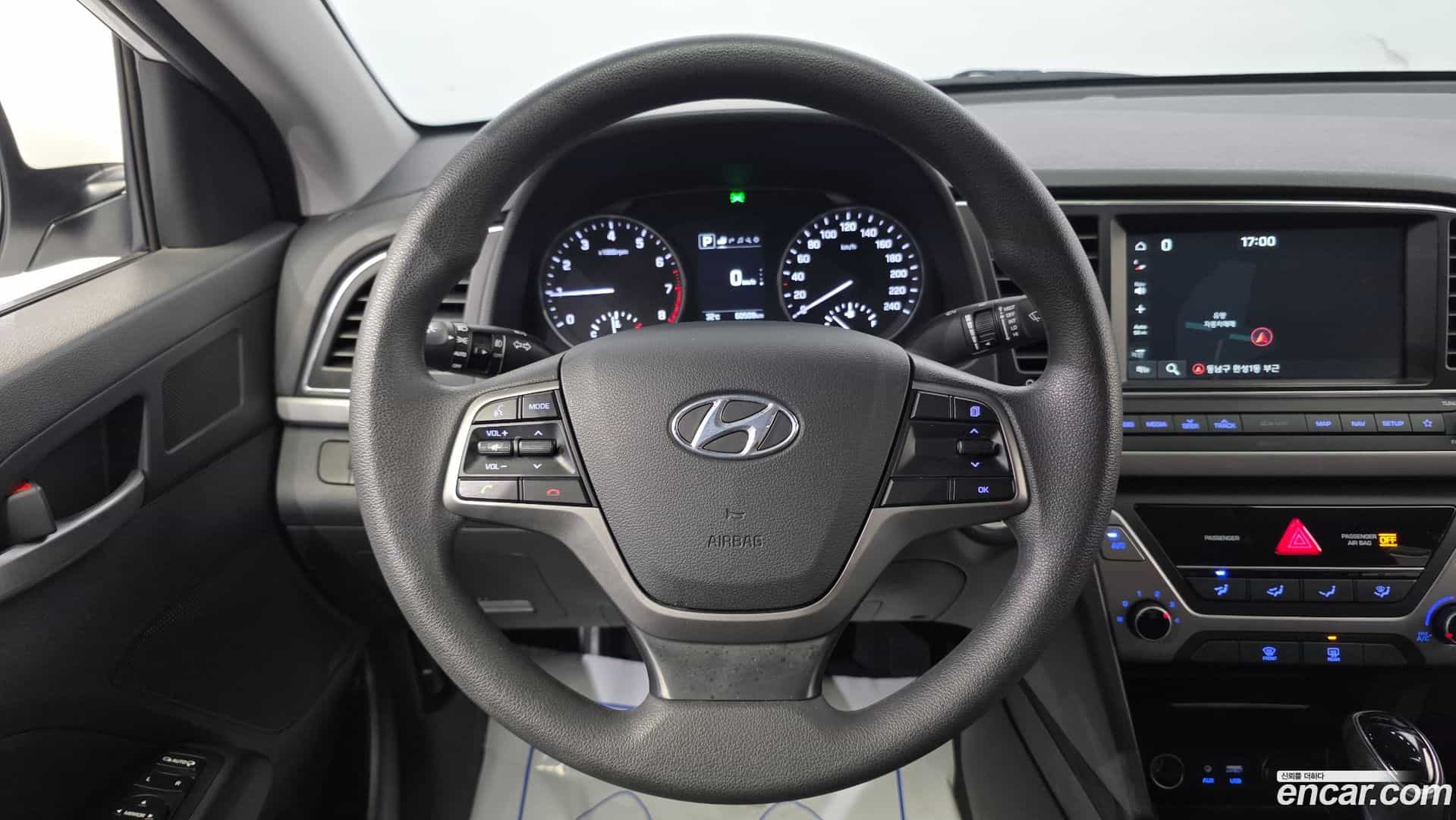 AVANTE Hyundai 2018.7-OPTION-019