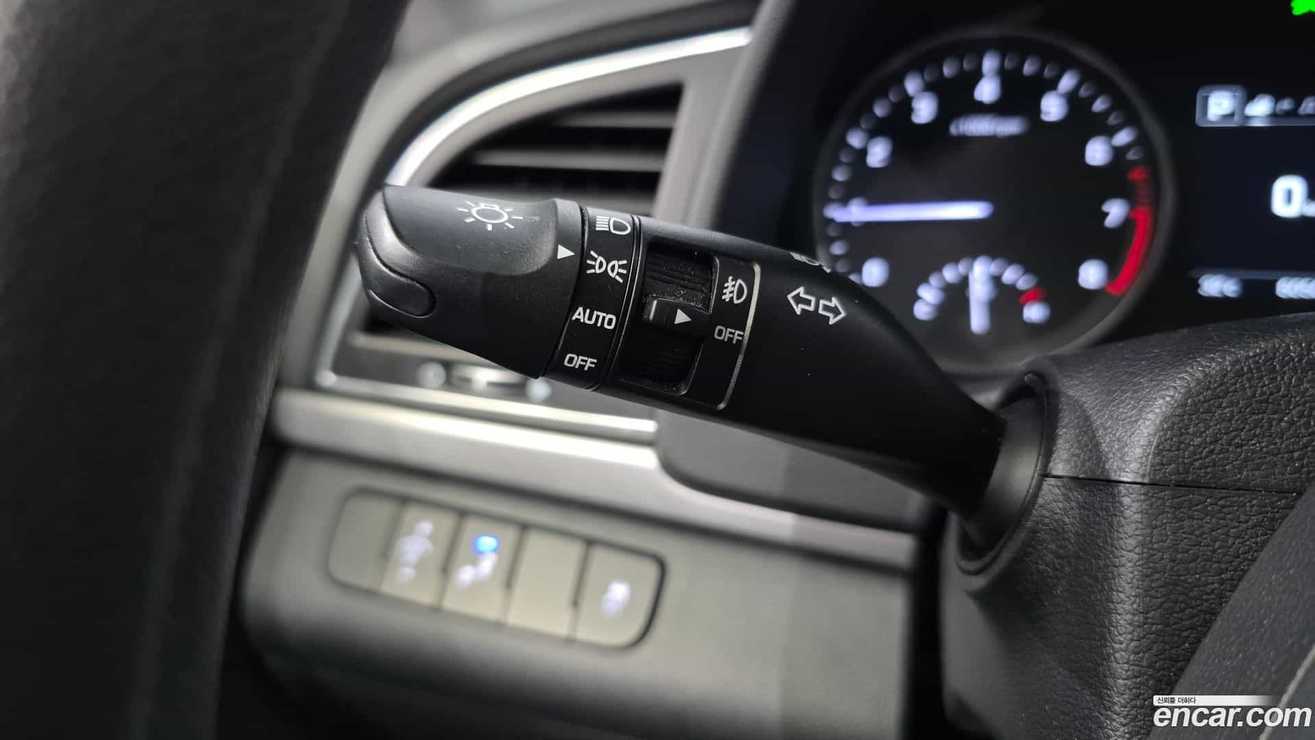 AVANTE Hyundai 2018.7-OPTION-020