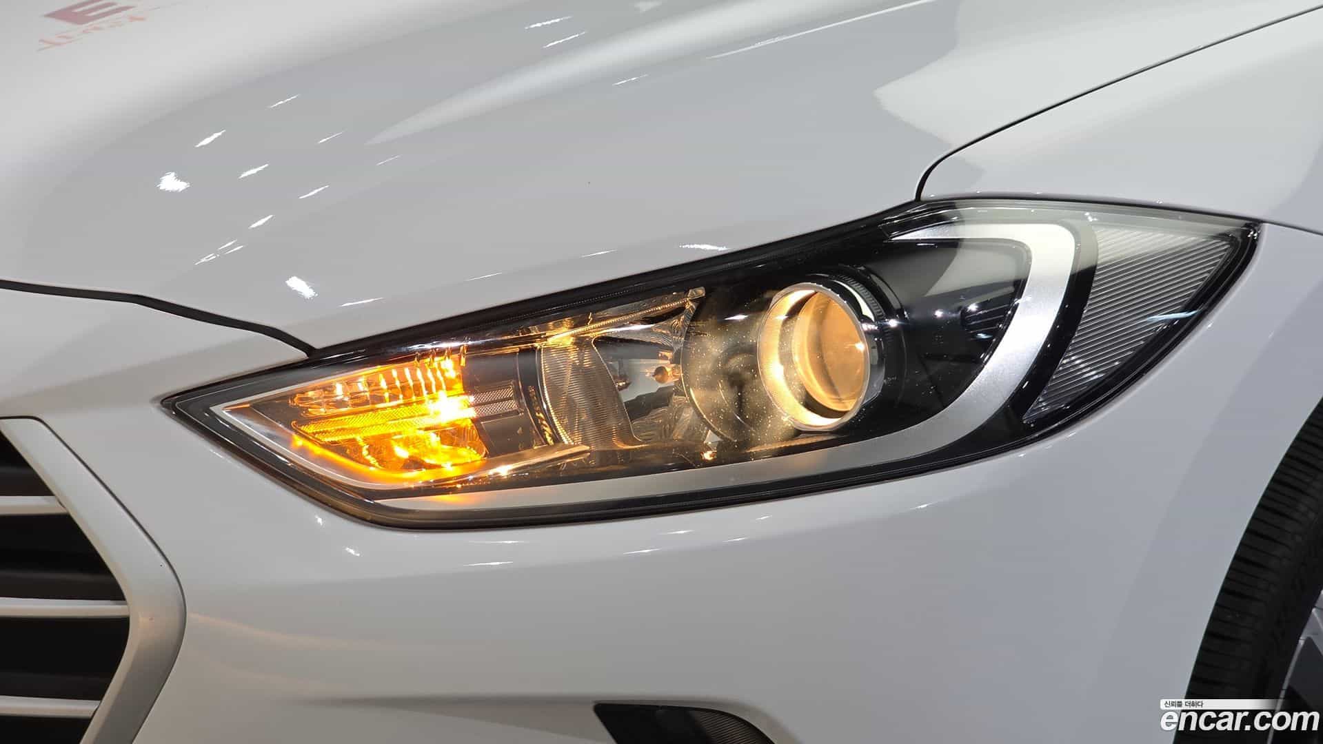 AVANTE Hyundai 2018.7-OUTER-032