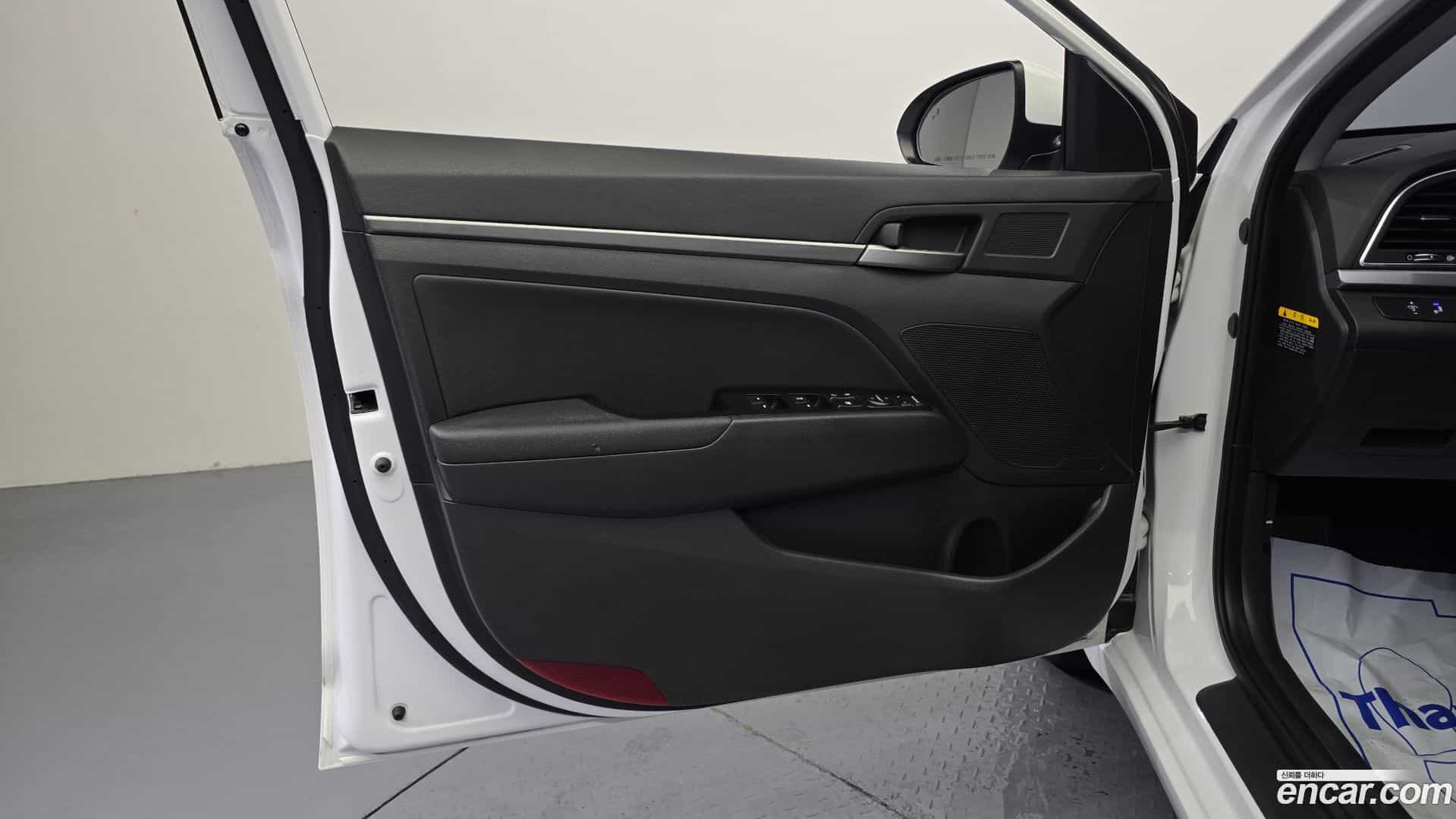 AVANTE Hyundai 2018.7-INNER-034