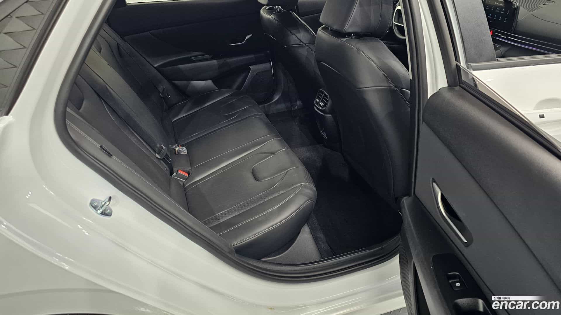 AVANTE Hyundai 2025.8-OPTION-016