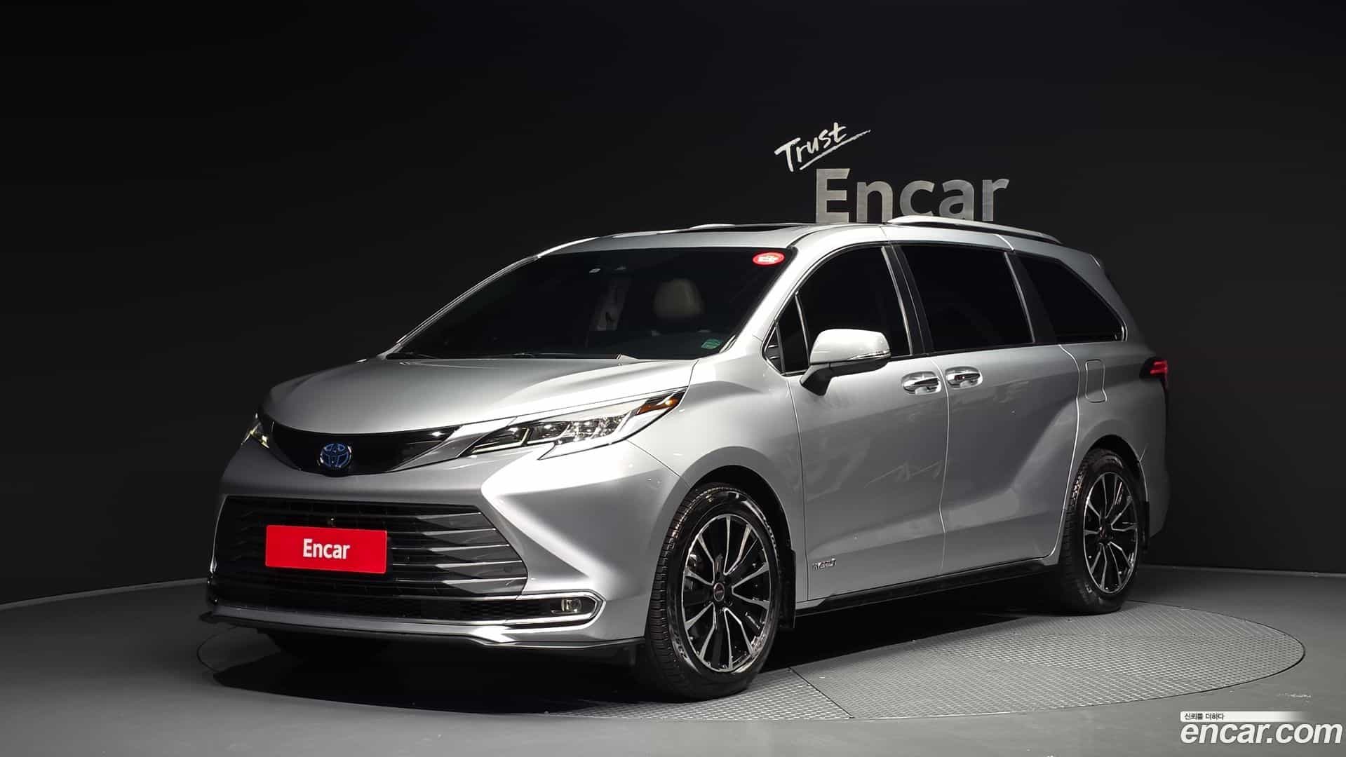 Sienna Toyota 2021.5-OUTER-001