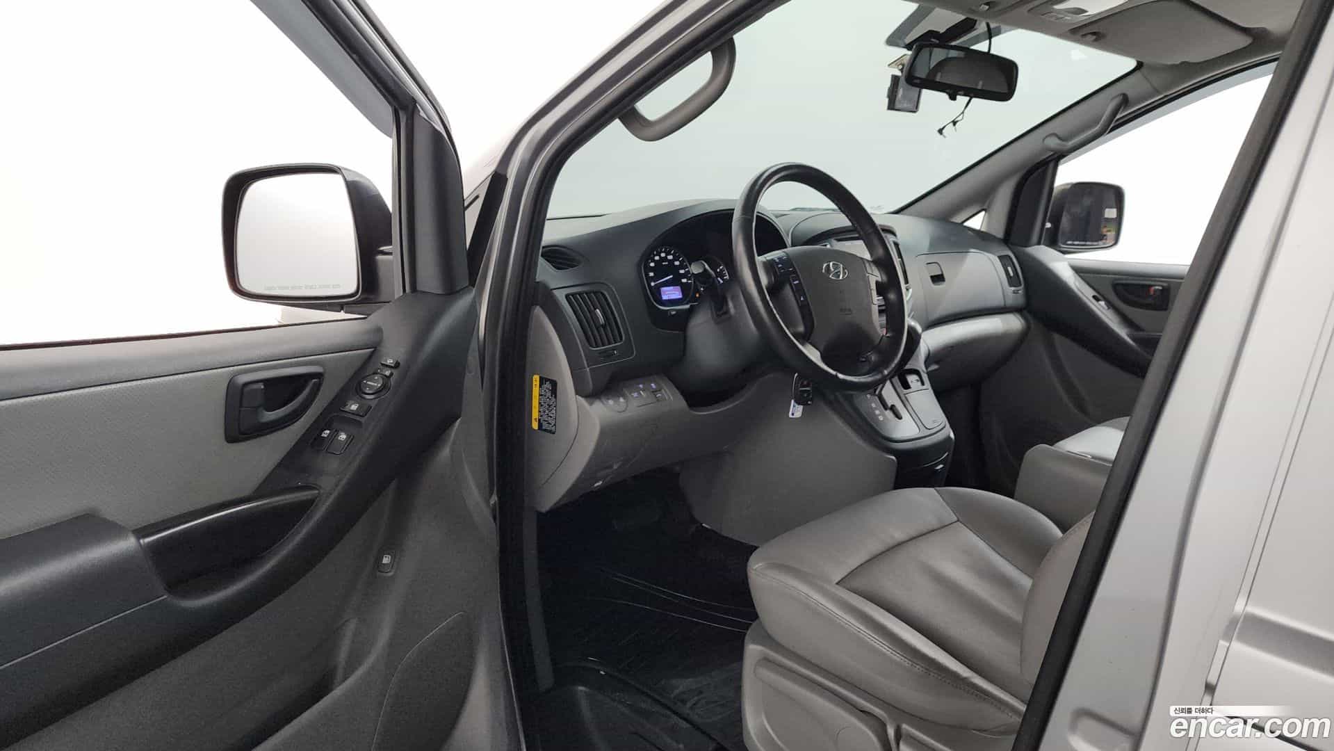 Starex Hyundai 2020.1-INNER-010