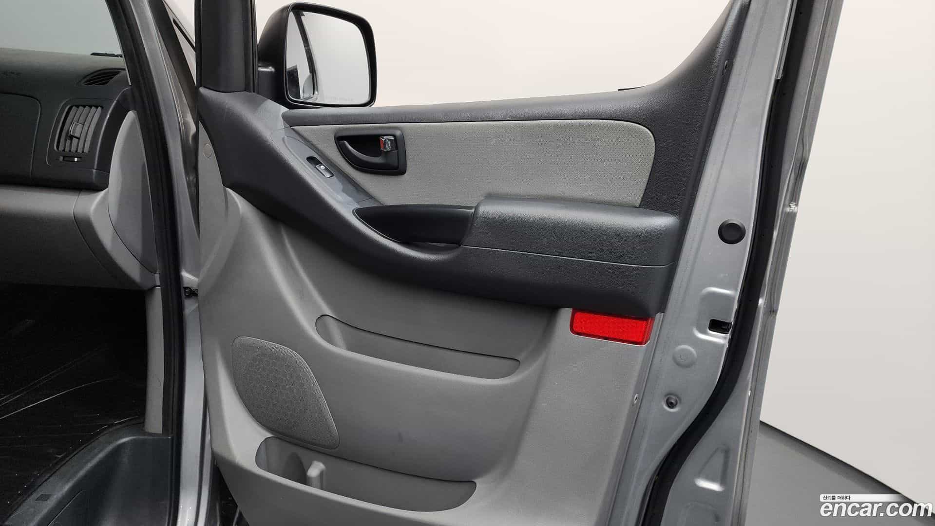 Starex Hyundai 2020.1-INNER-034