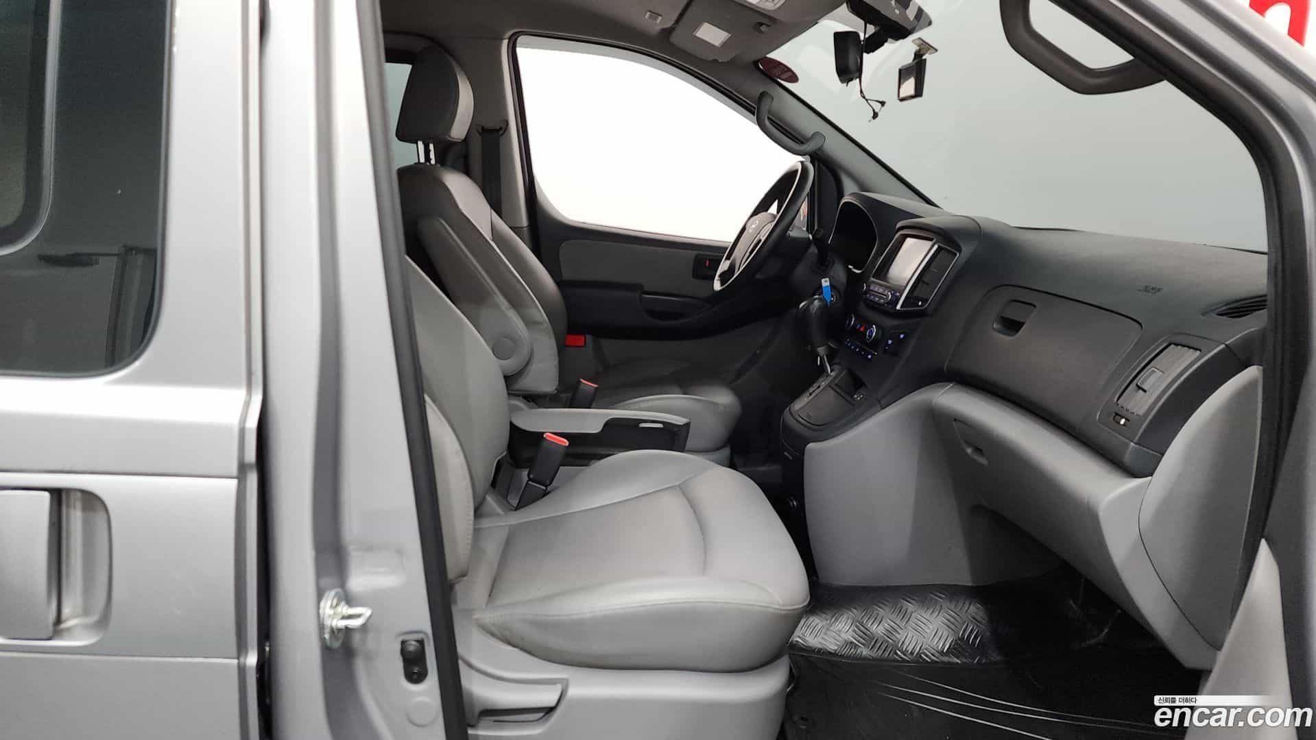 Starex Hyundai 2020.1-INNER-036