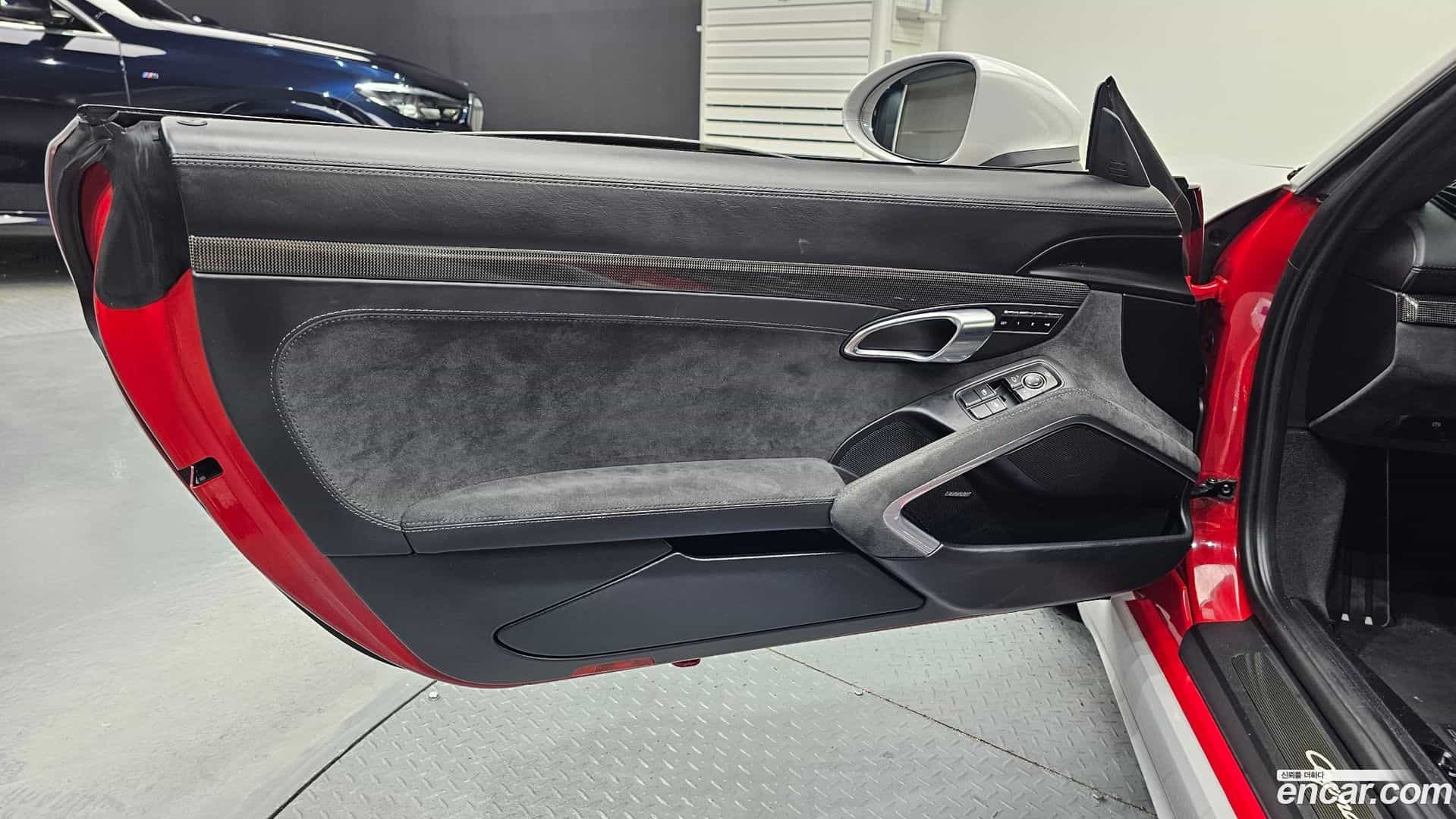 718 Porsche 2019.0-INNER-034