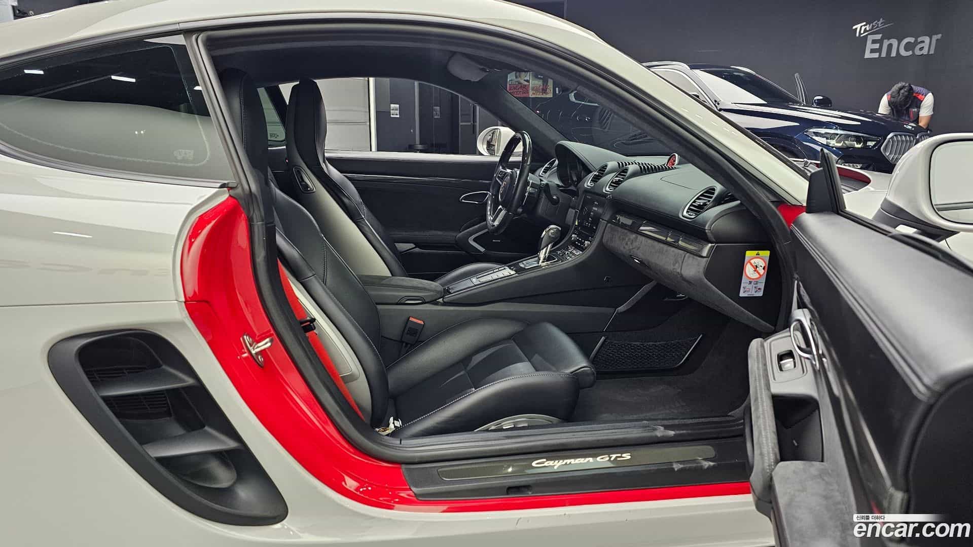 718 Porsche 2019.0-INNER-036