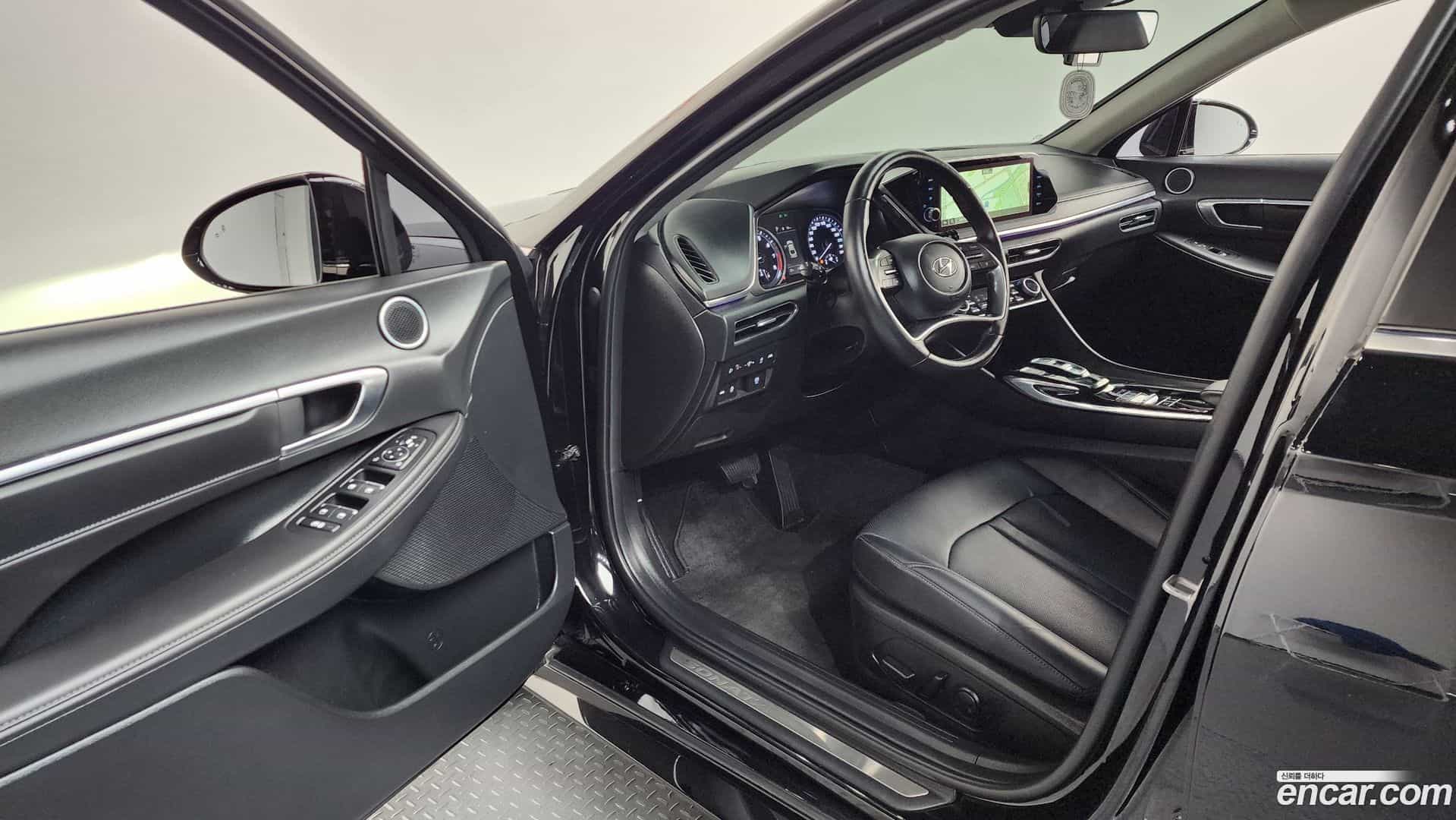 Sonata Hyundai 2023.1-INNER-010