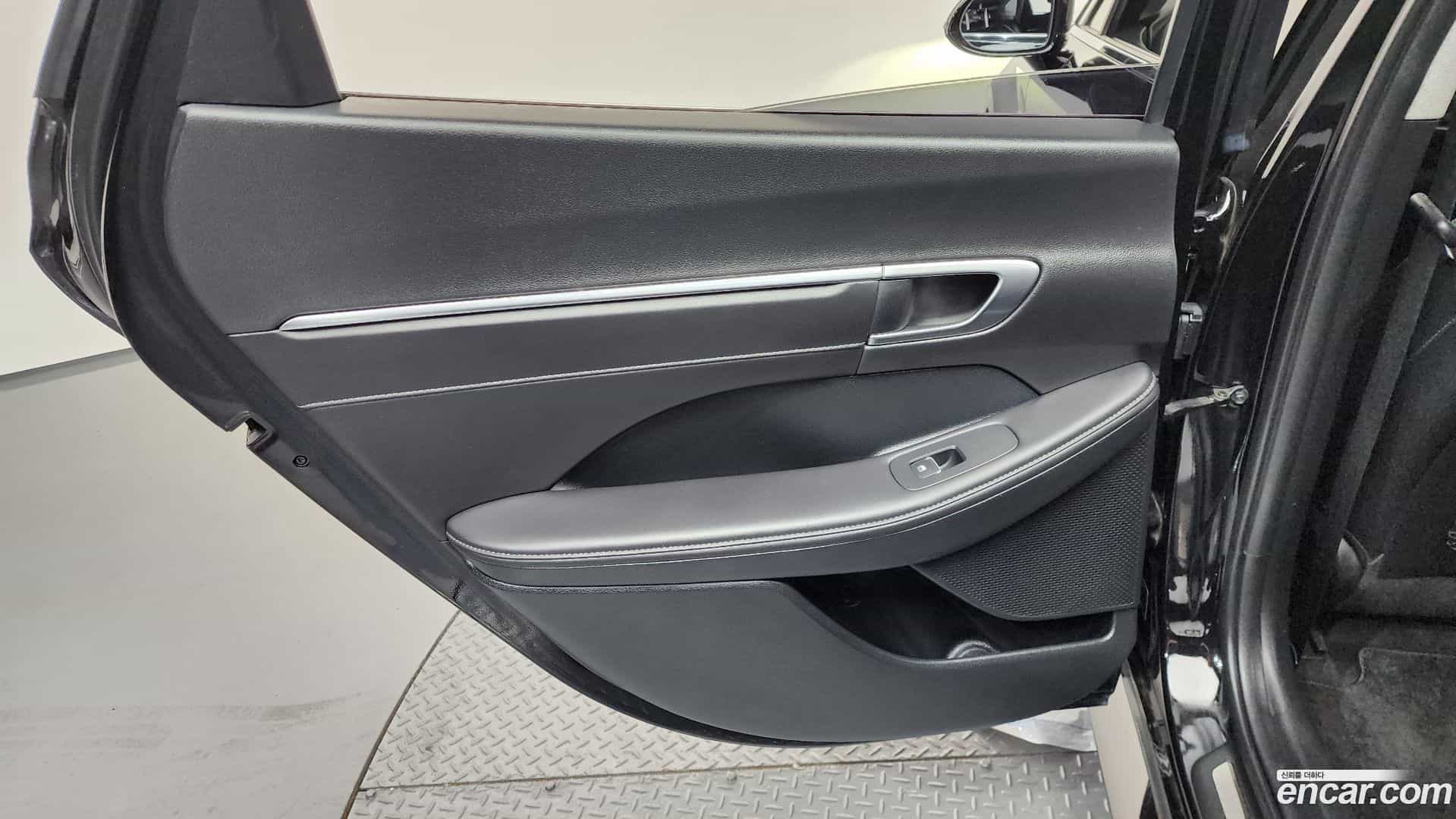 Sonata Hyundai 2023.1-INNER-035