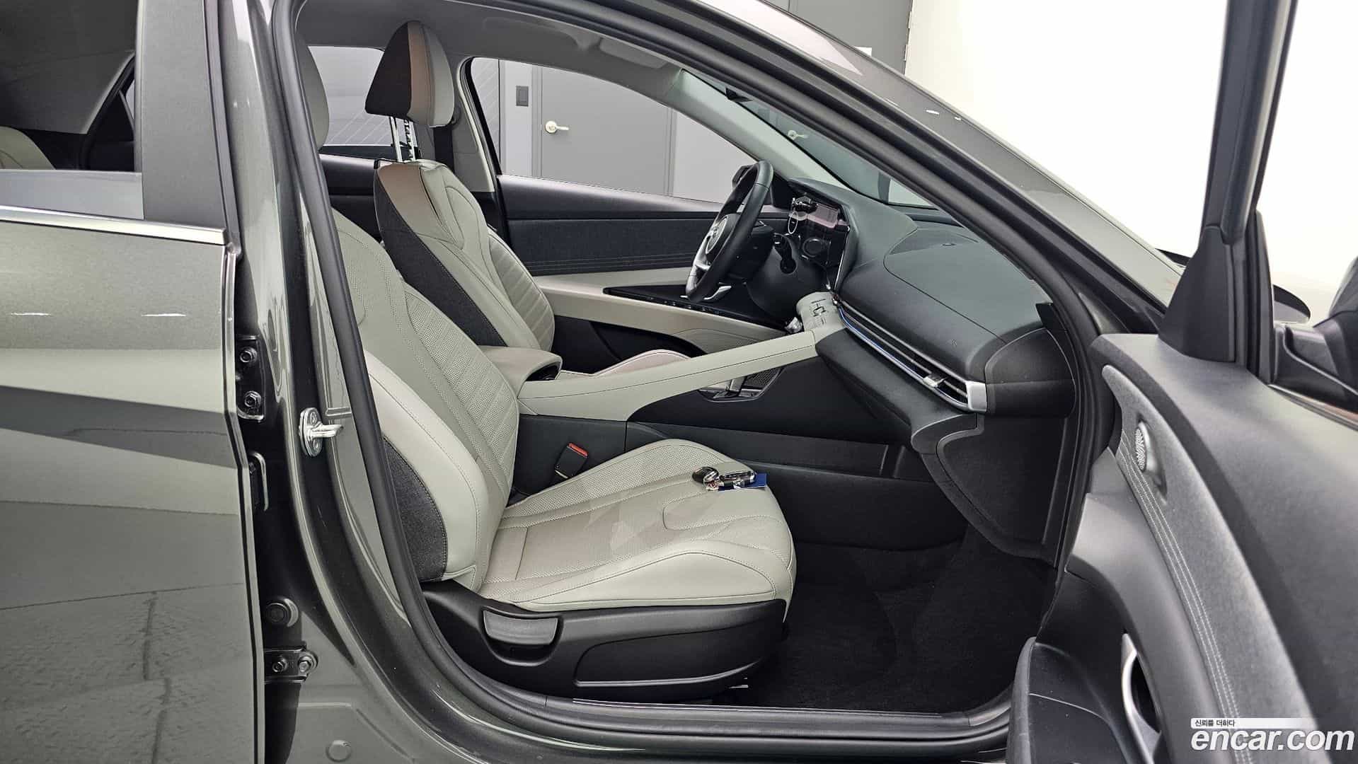 AVANTE Hyundai 2021.2-OPTION-016