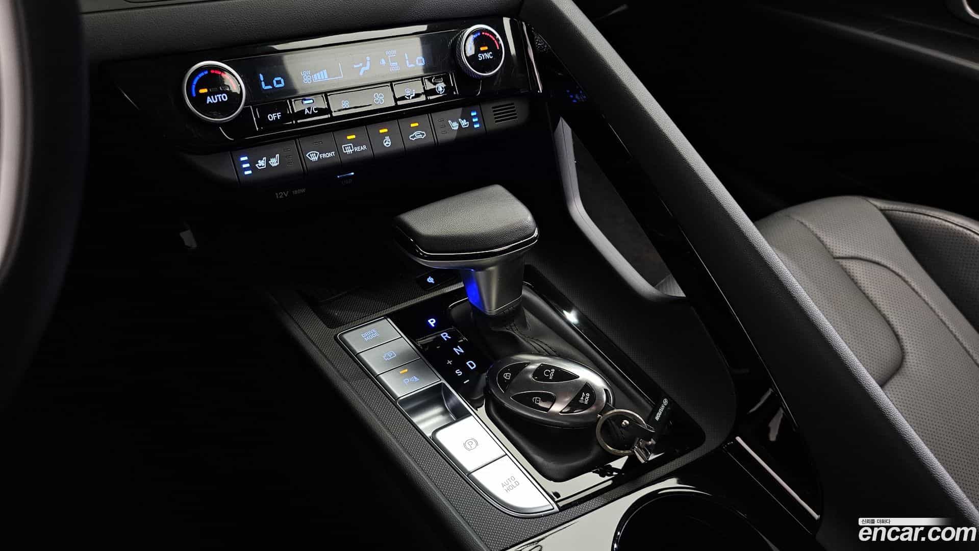 AVANTE Hyundai 2023.10-INNER-009