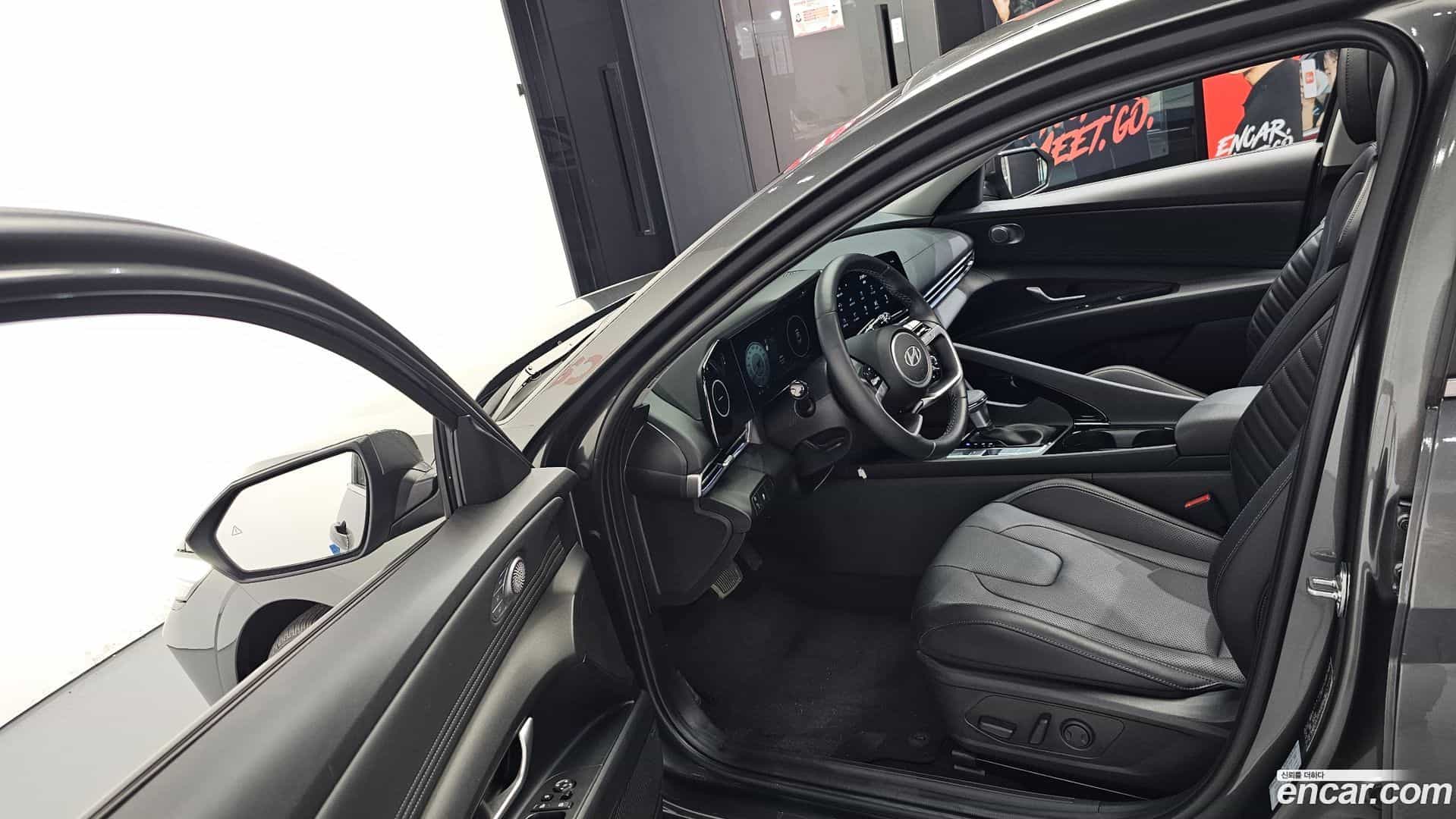 AVANTE Hyundai 2023.10-INNER-010