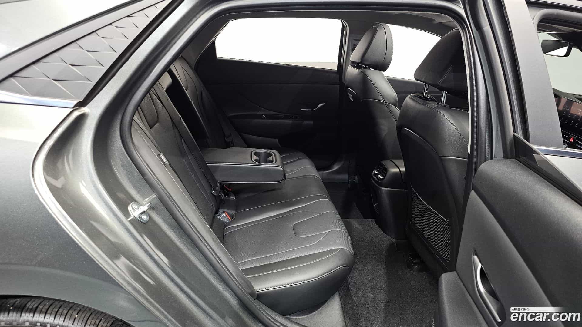 AVANTE Hyundai 2023.10-OPTION-015