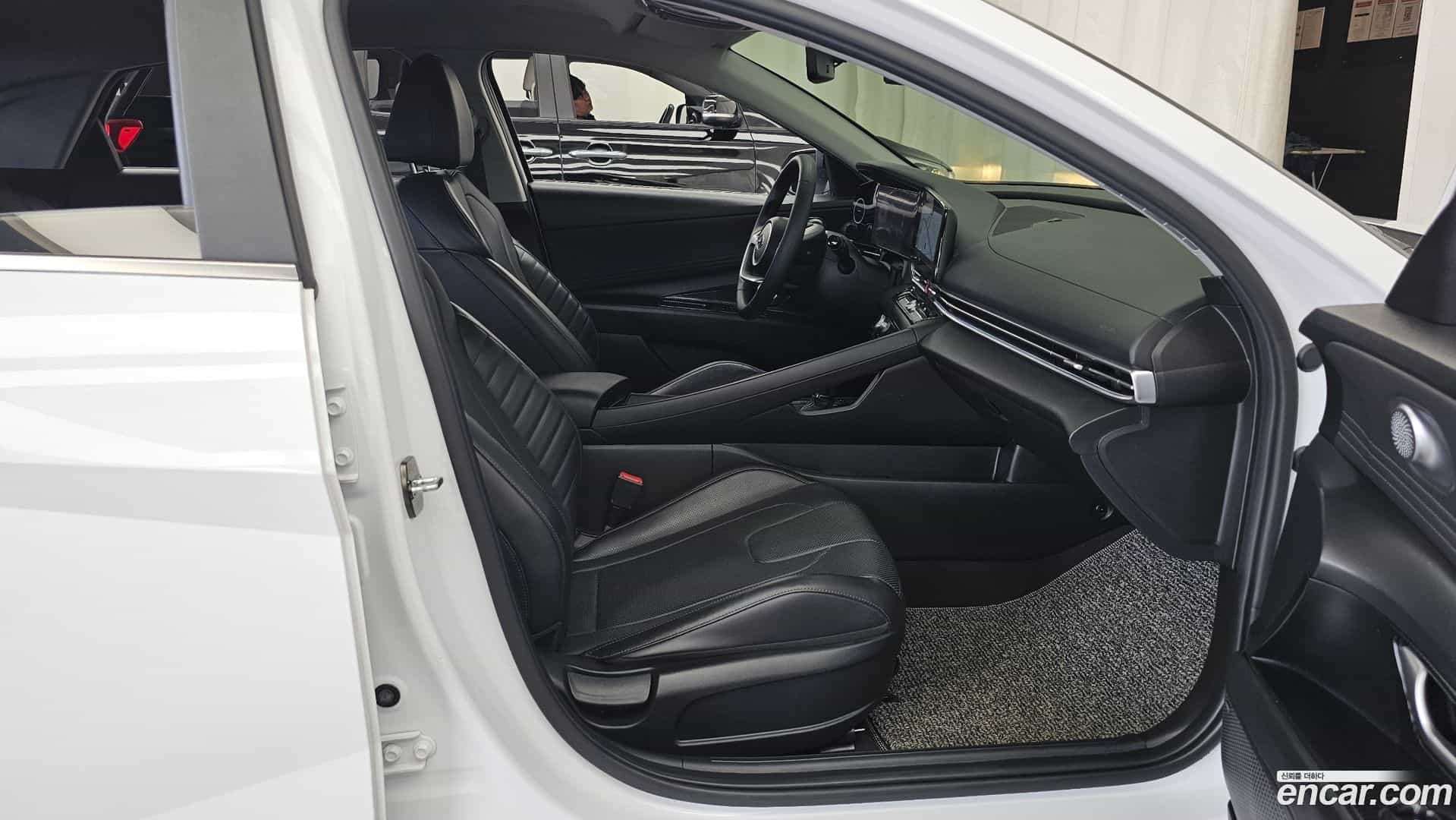 AVANTE Hyundai 2021.4-OPTION-015