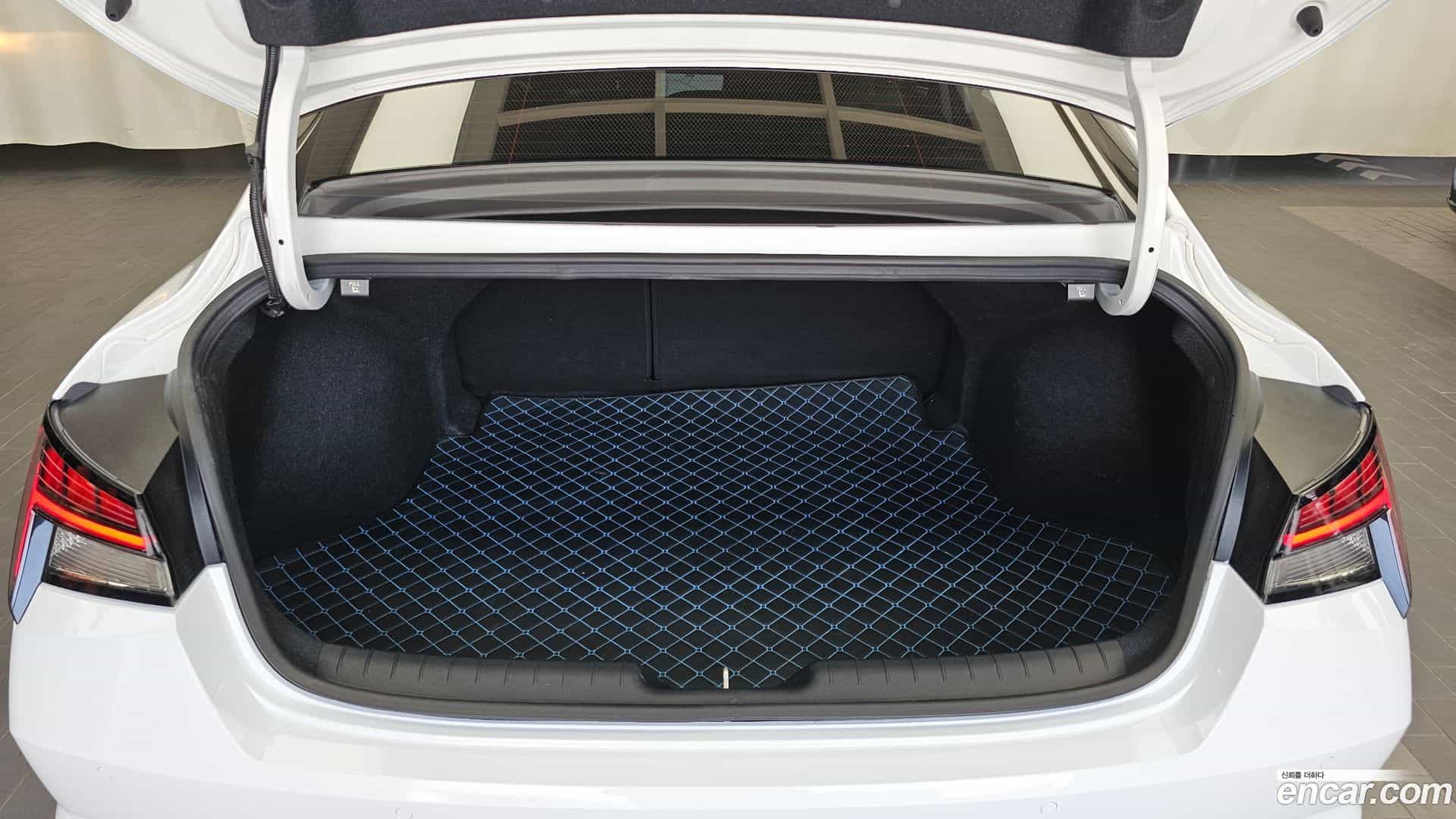 AVANTE Hyundai 2021.4-OPTION-024