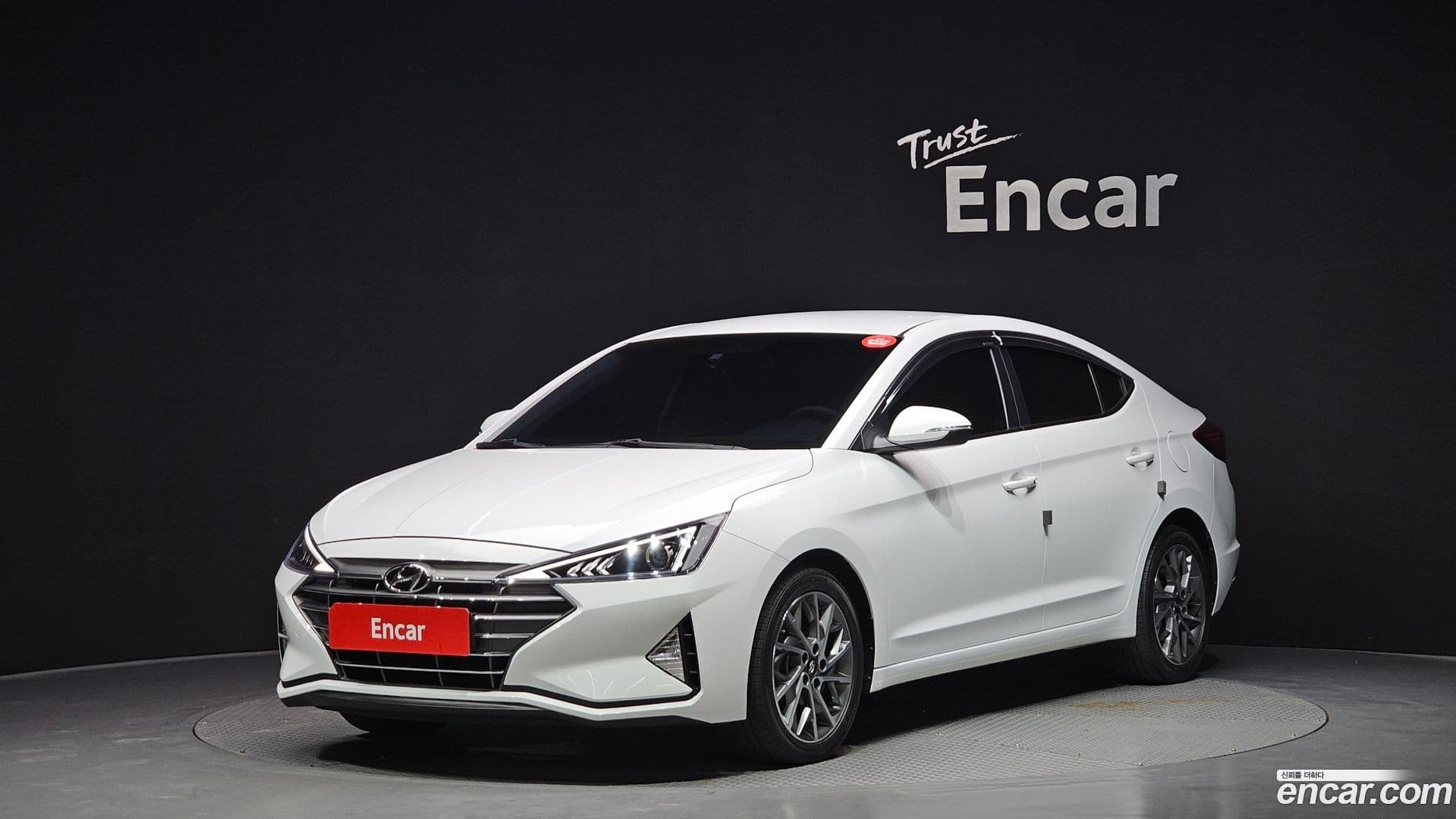 Main__Slider__Photo:AVANTE Hyundai 2019.7-0