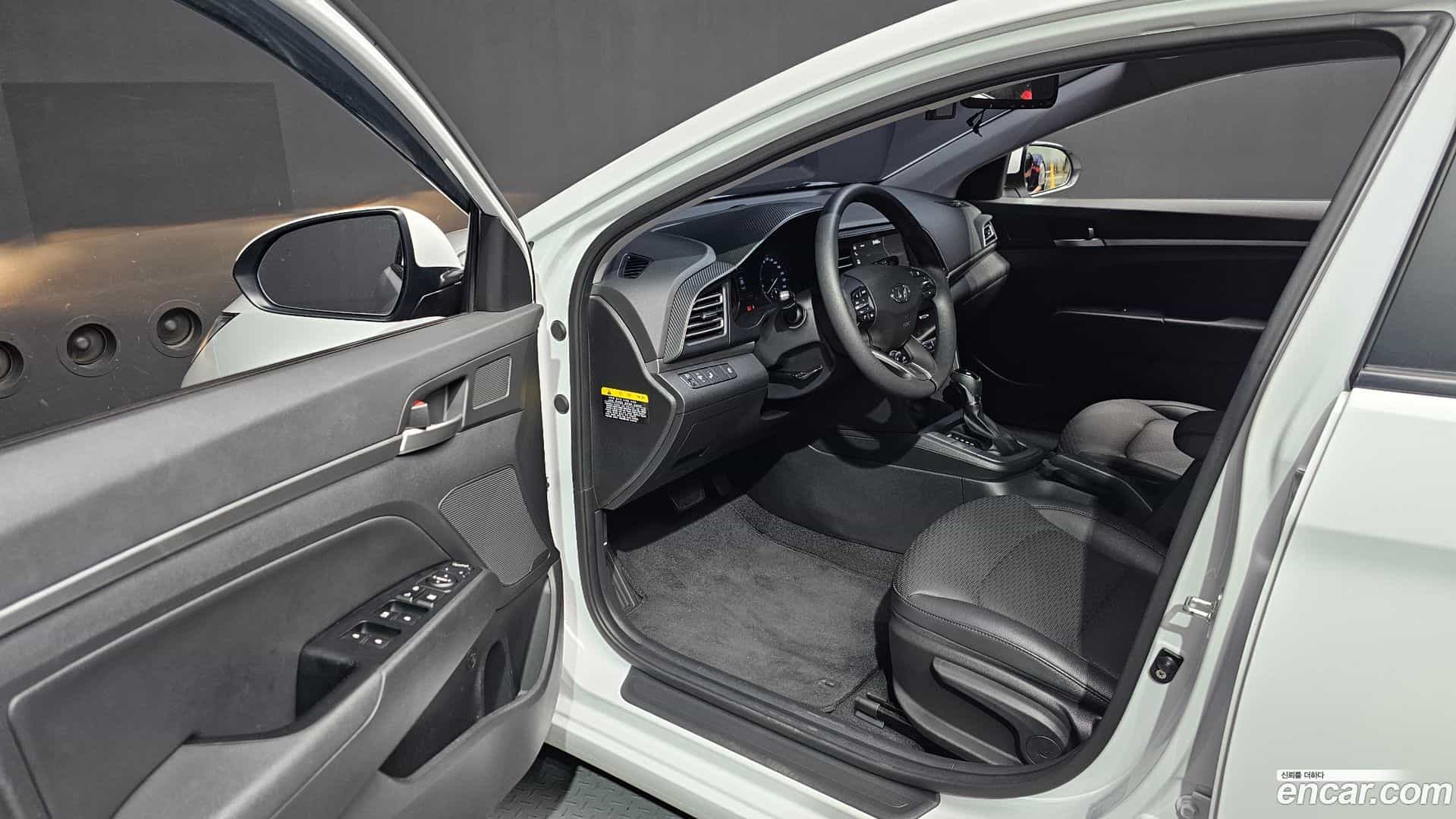 AVANTE Hyundai 2019.7-INNER-010