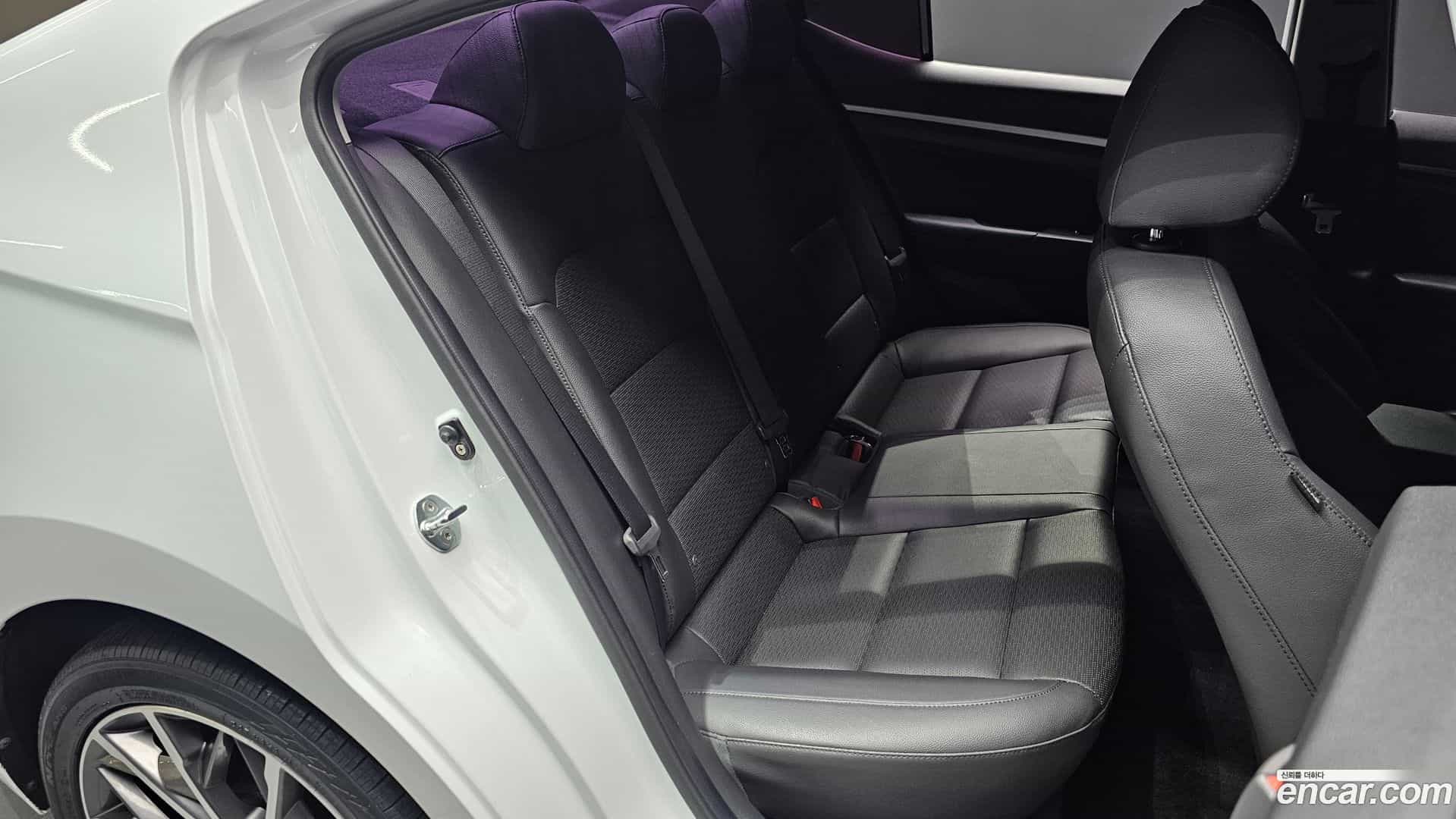 AVANTE Hyundai 2019.7-OPTION-015
