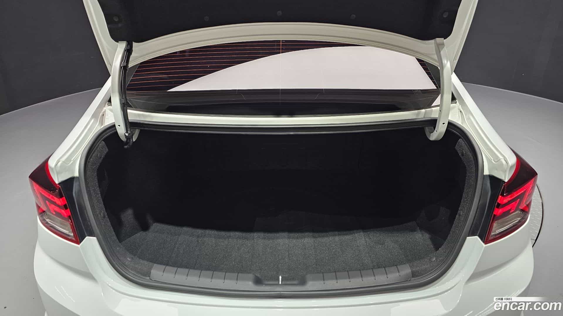AVANTE Hyundai 2019.7-OPTION-024