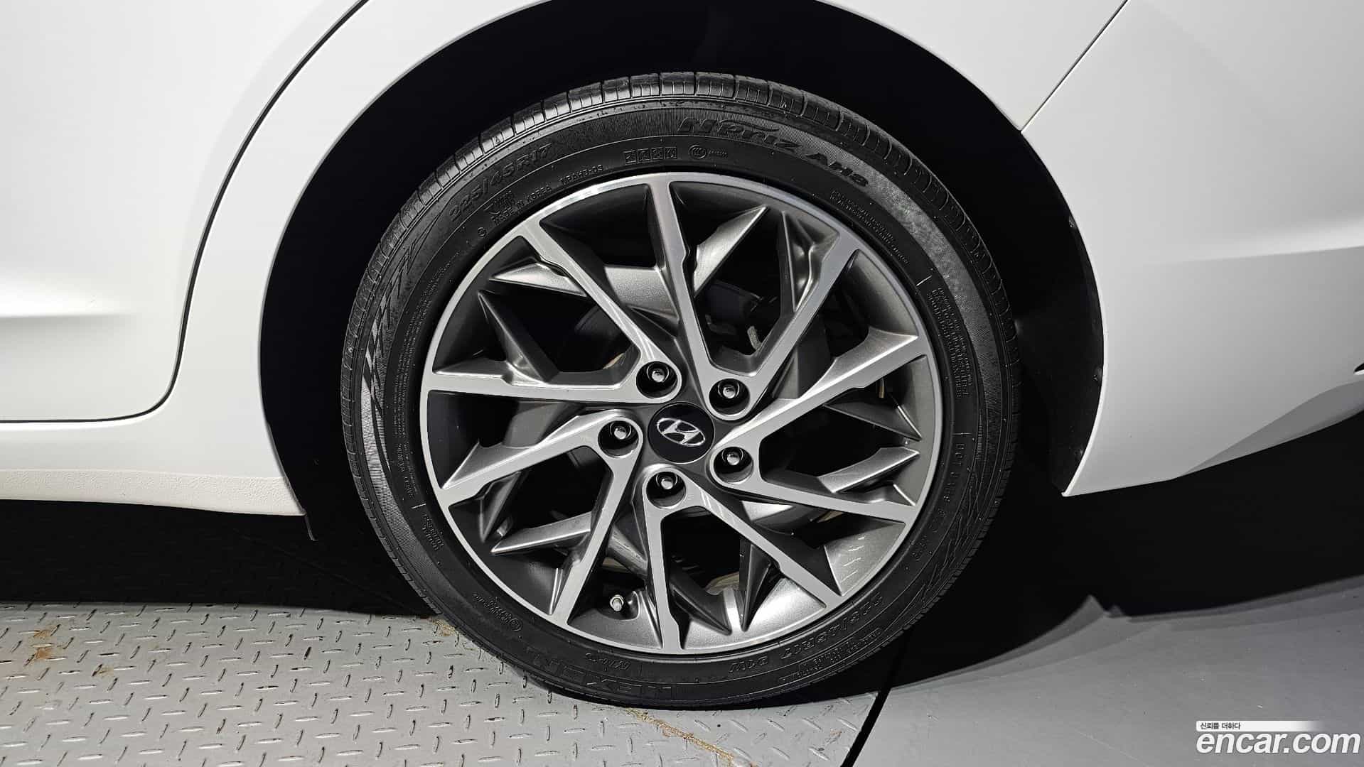 AVANTE Hyundai 2019.7-OUTER-031