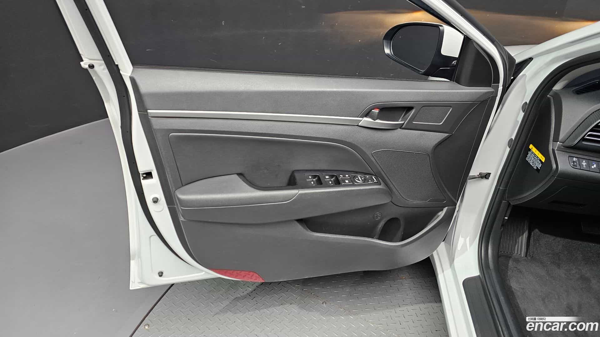 AVANTE Hyundai 2019.7-INNER-034