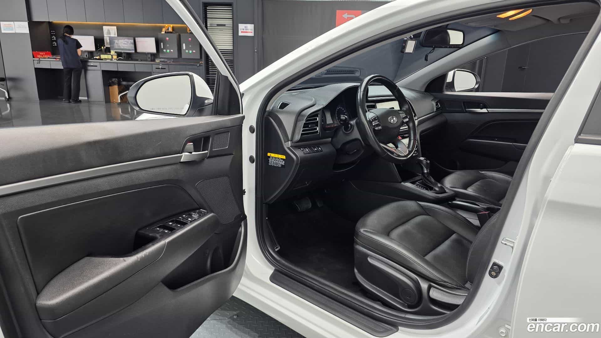 AVANTE Hyundai 2019.10-INNER-010