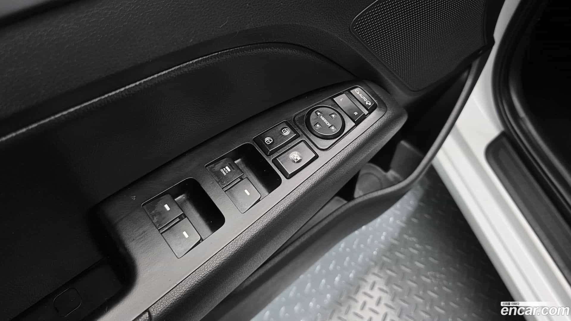 AVANTE Hyundai 2019.10-OPTION-041