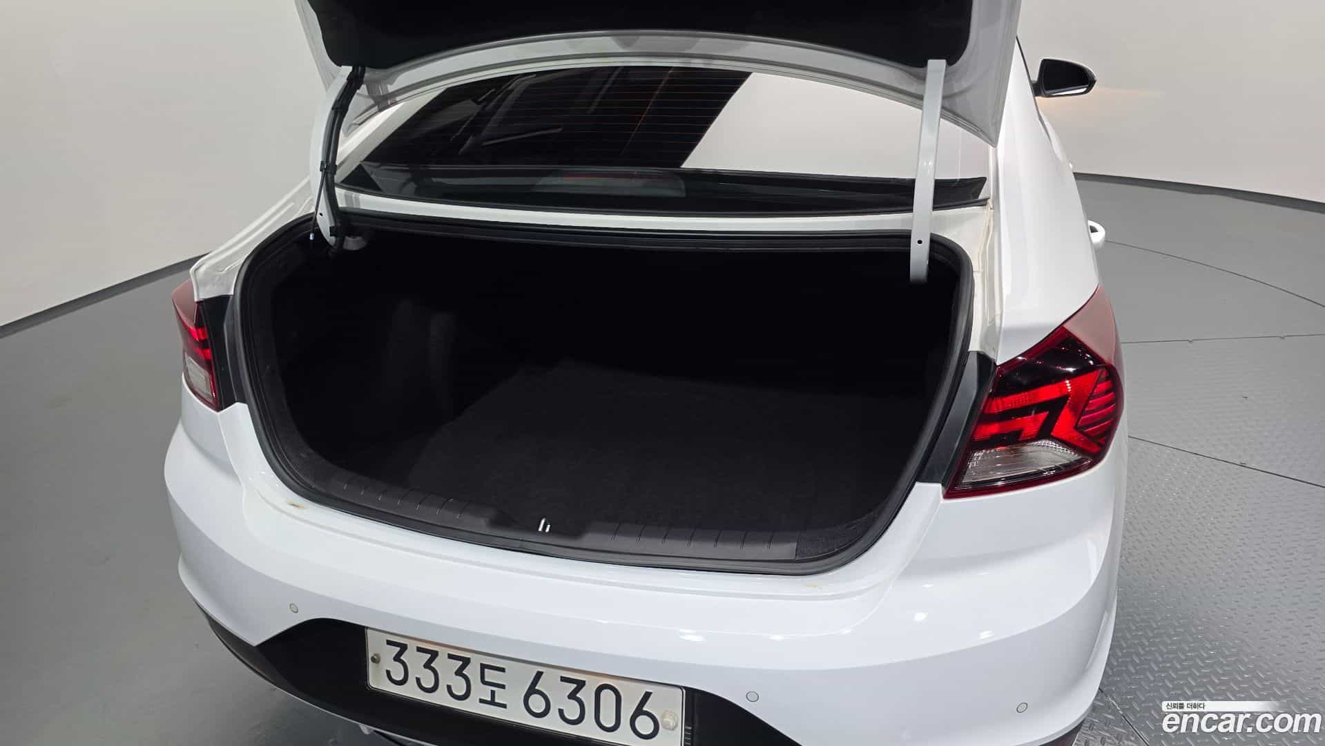 AVANTE Hyundai 2019.10-OPTION-043